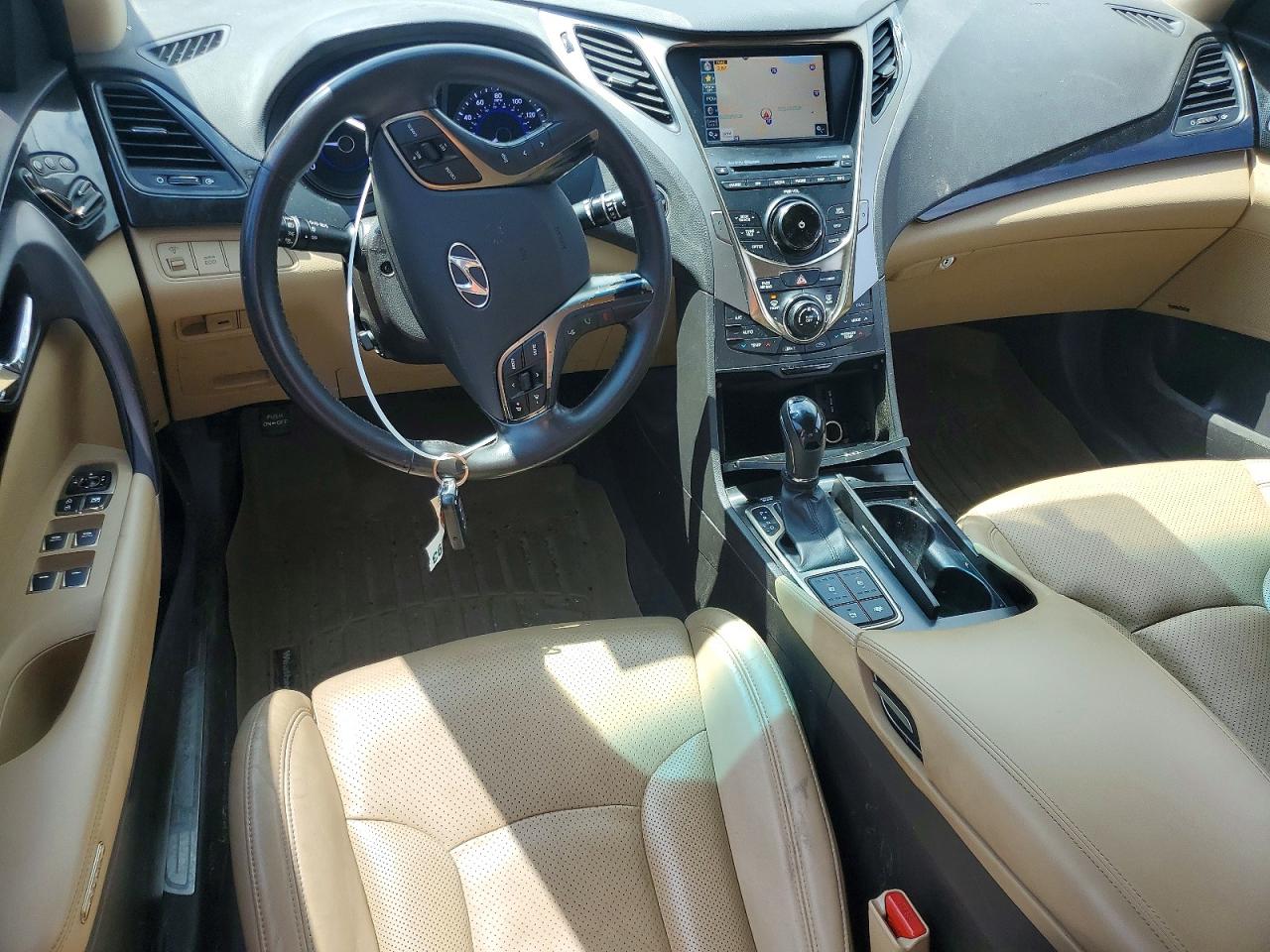 2013 Hyundai Azera Base White vin: KMHFH4JG8DA229723
