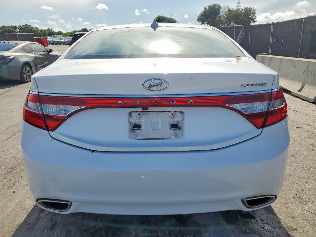 2014 Hyundai Azera Limited White vin: KMHFH4JG8EA406501