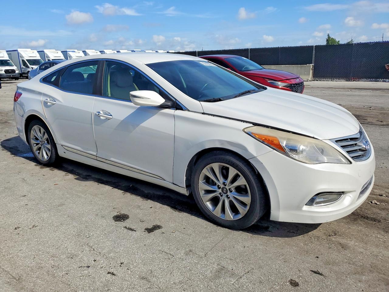 2014 Hyundai Azera Limited White vin: KMHFH4JG8EA406501