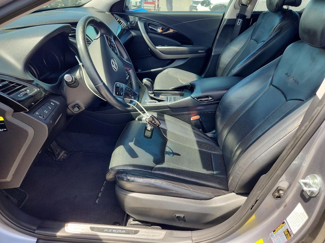 2016 Hyundai Azera Limited Silver vin: KMHFH4JG9GA516041