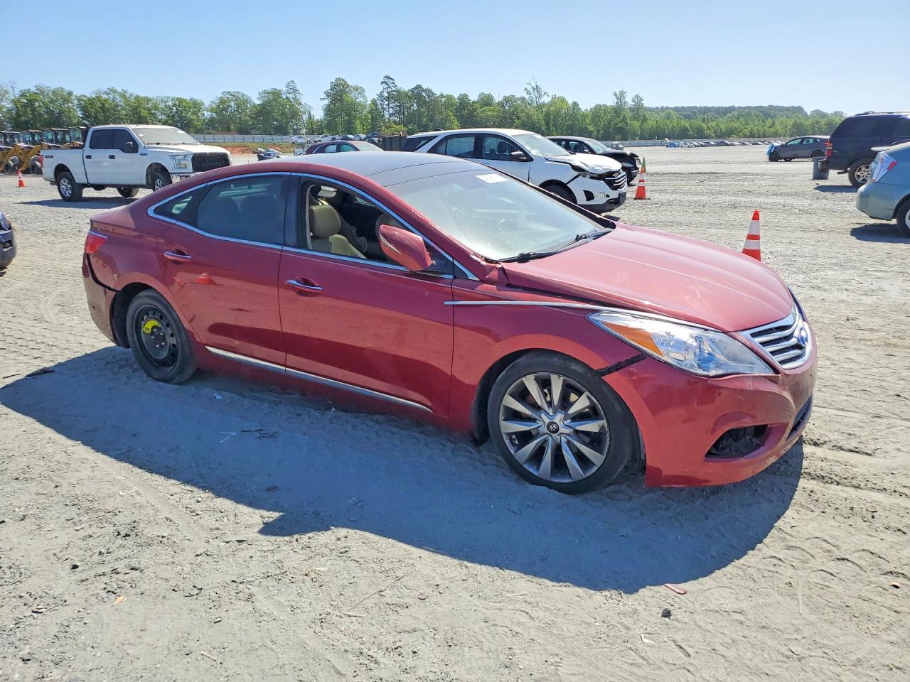2013 Hyundai Azera Base Red vin: KMHFH4JGXDA215791