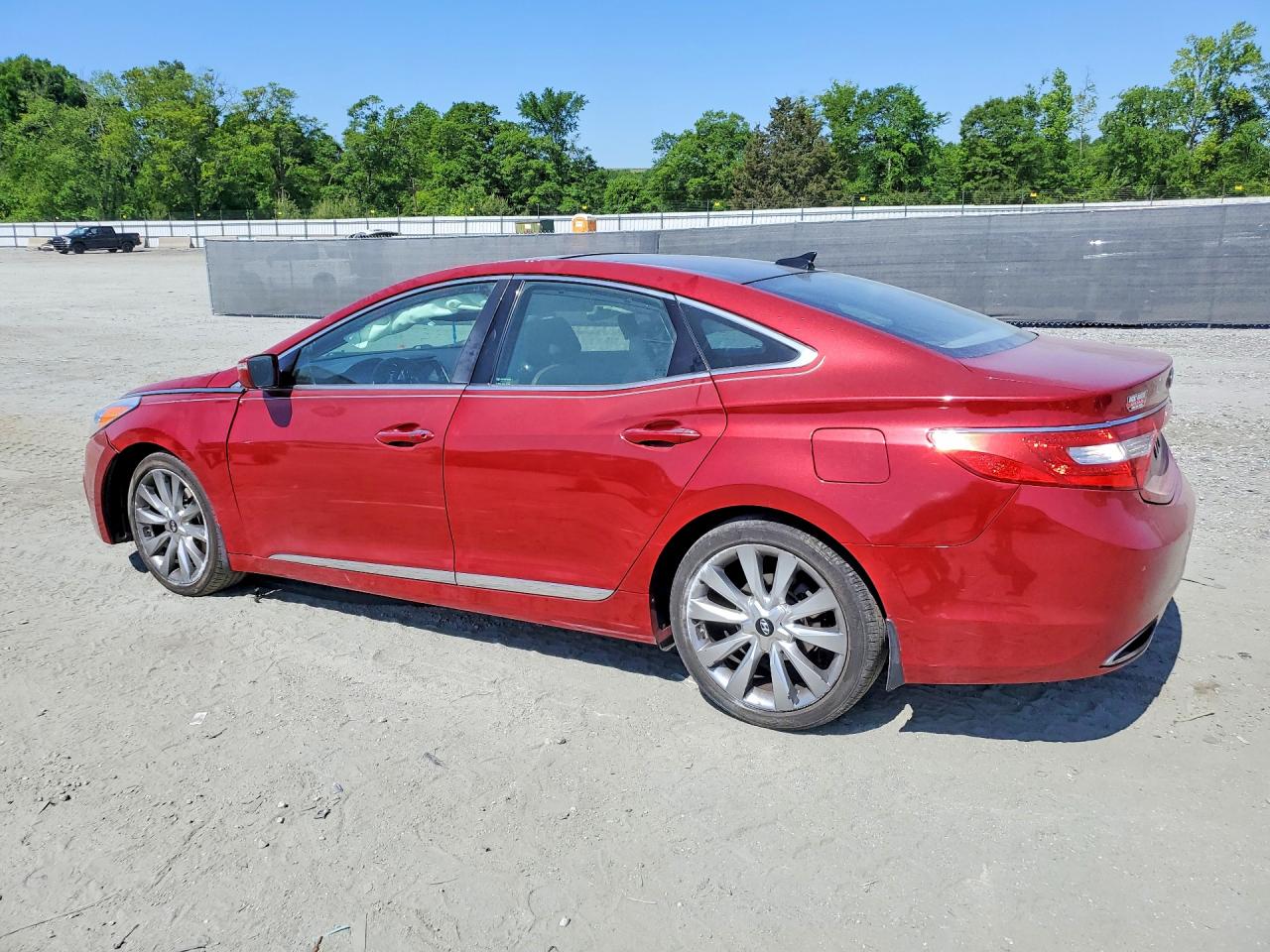 2013 Hyundai Azera Base Red vin: KMHFH4JGXDA215791