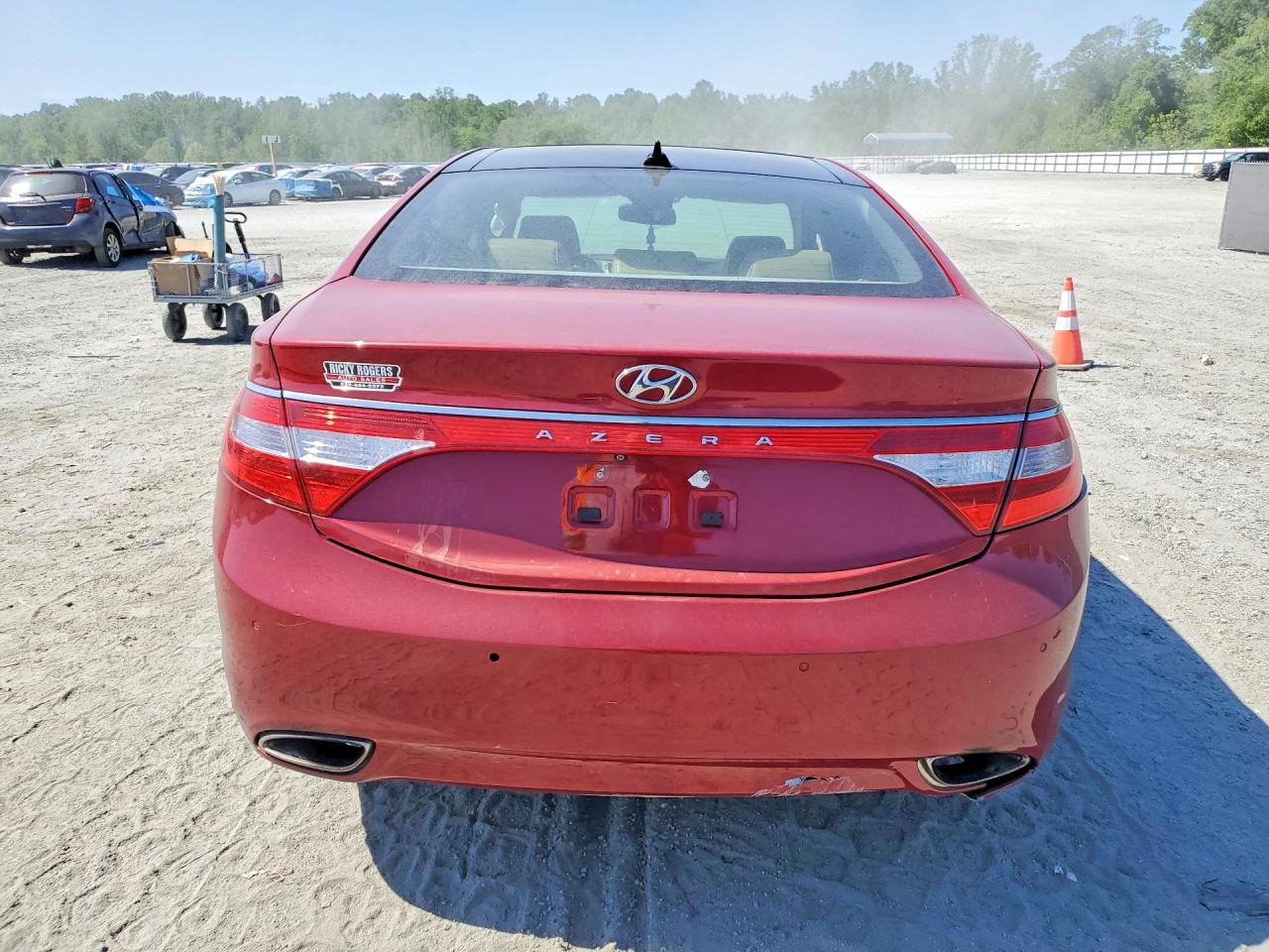2013 Hyundai Azera Base Red vin: KMHFH4JGXDA215791