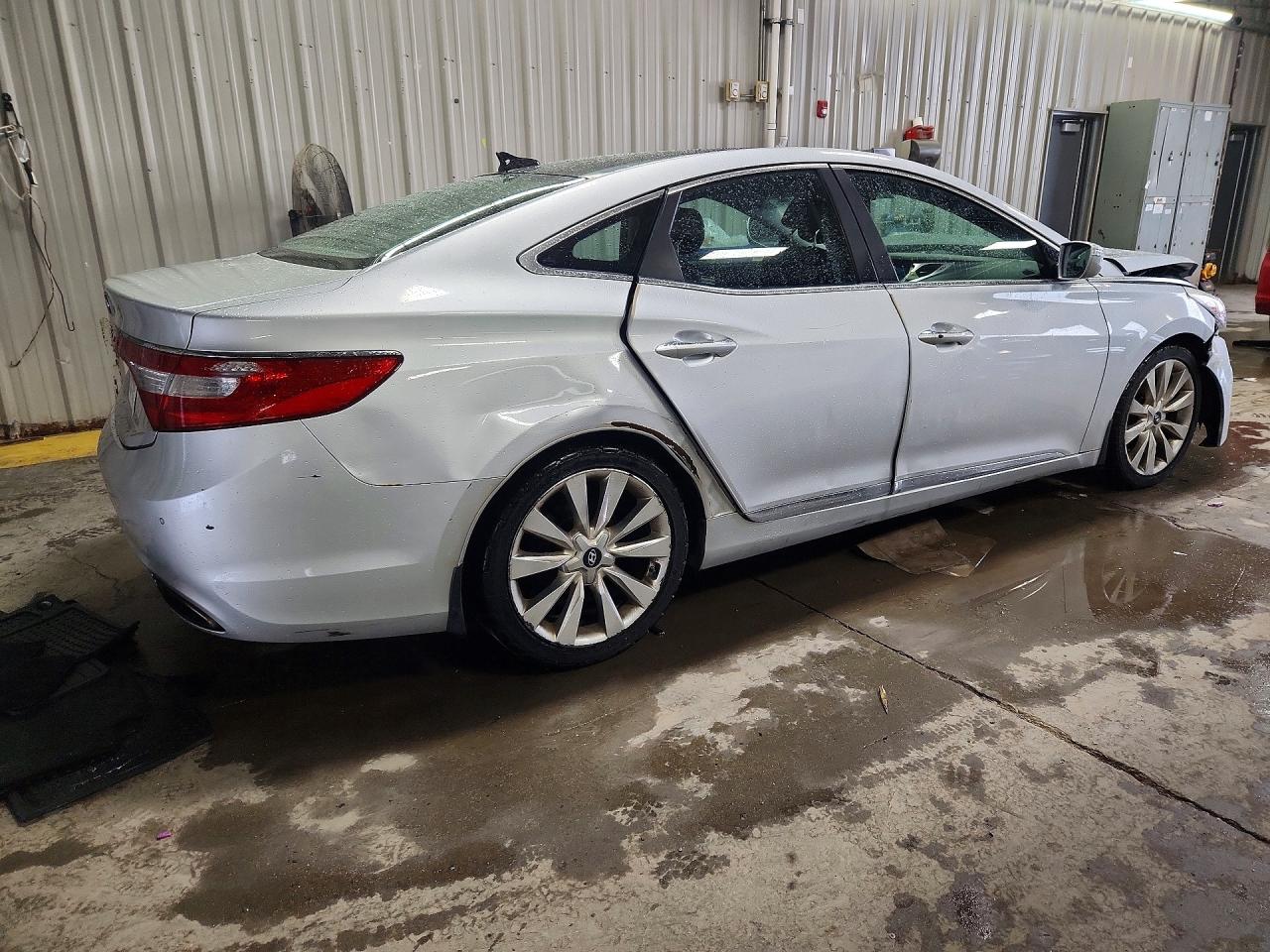 2013 Hyundai Azera Base Silver vin: KMHFH4JGXDA225950