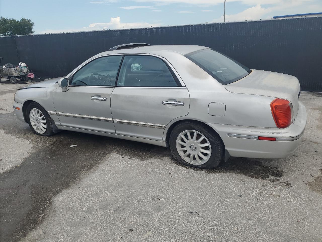 2005 Hyundai Xg 350   Silver vin: KMHFU45E15A403637