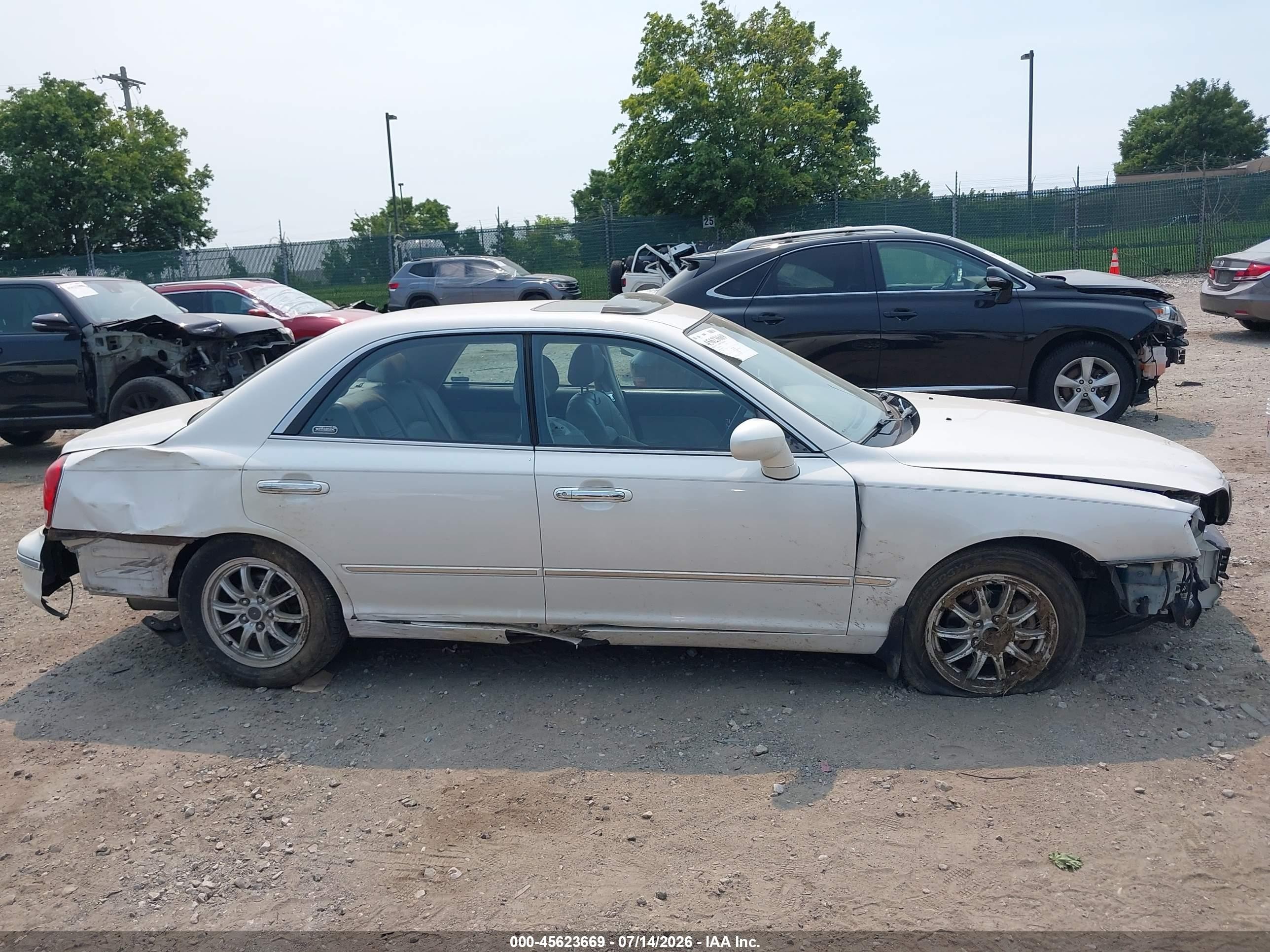 2003 Hyundai Xg350 L White vin: KMHFU45E43A242536