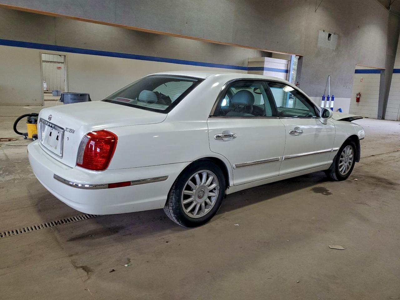 2005 Hyundai Xg 350 White vin: KMHFU45E55A402975