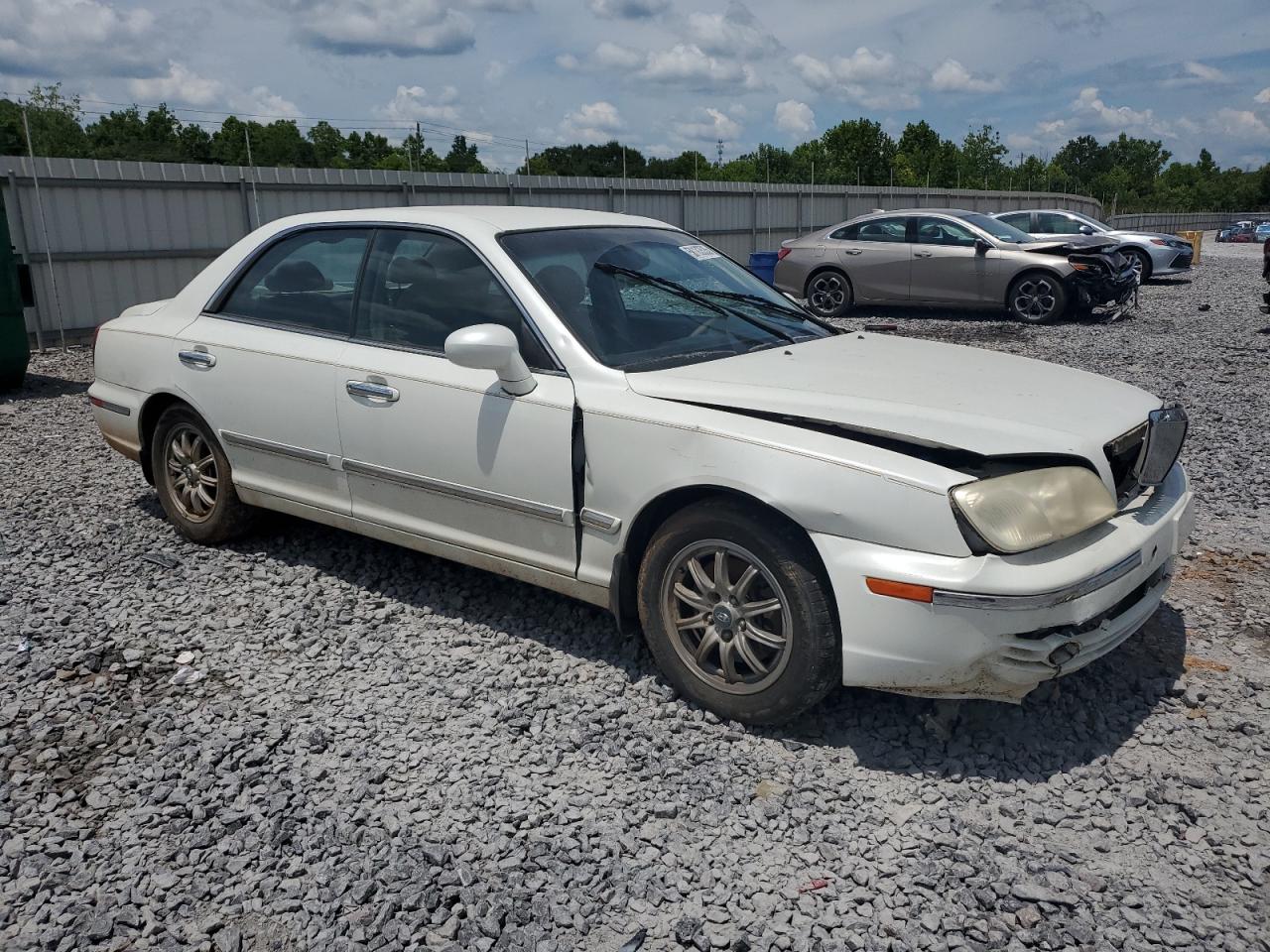 2005 Hyundai Xg 350   White vin: KMHFU45EX5A404608