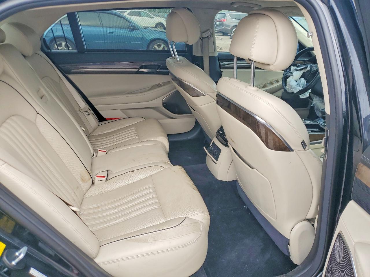 2017 Genesis G90 Premium Black vin: KMHG34JA0HU020575