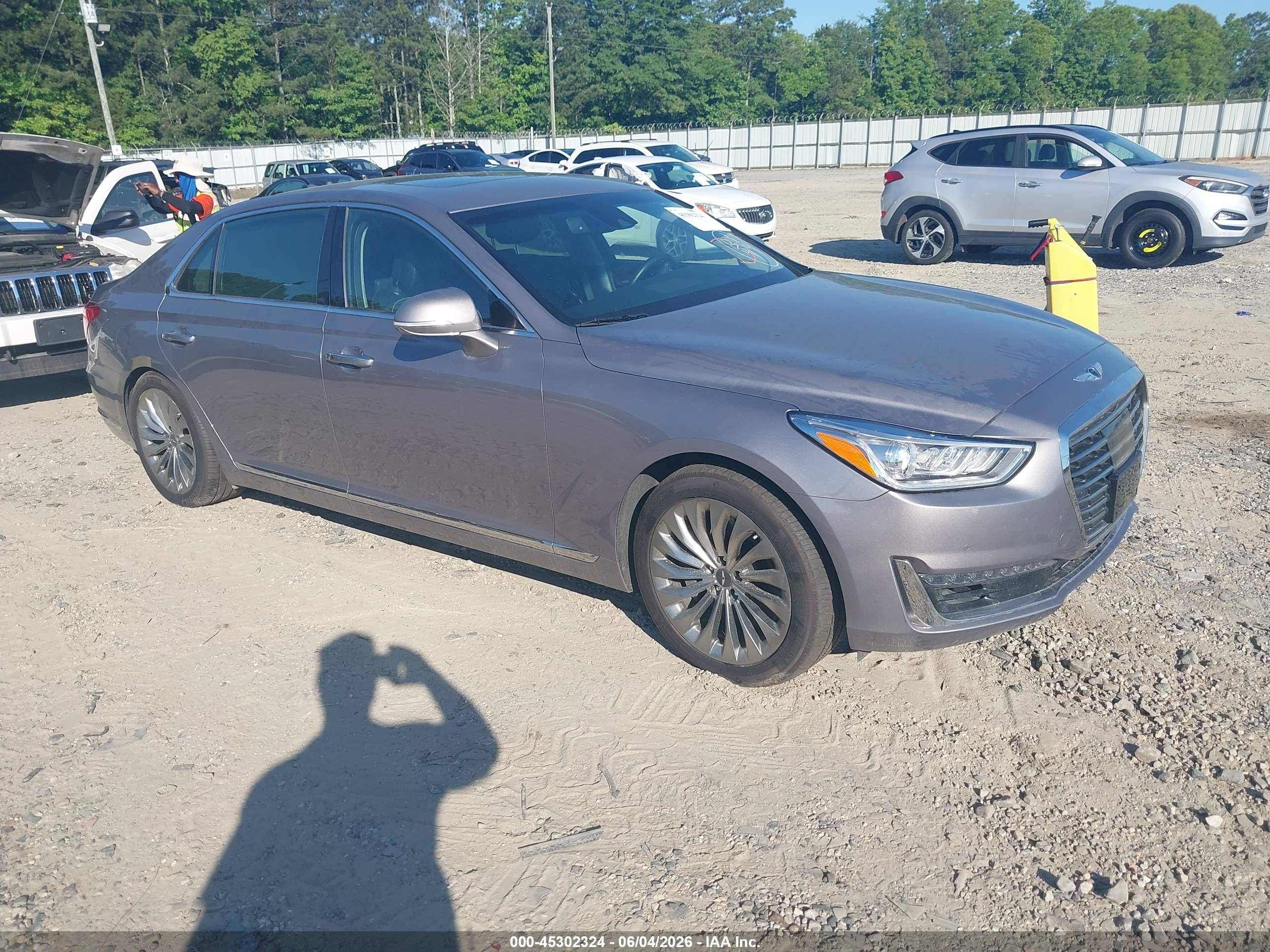2018 Genesis G90 5.0 Ultimate Gray vin: KMHG54JH7JU041548