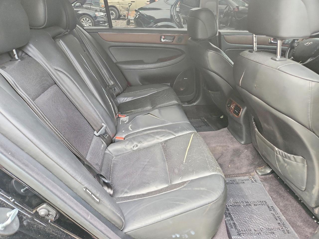 2009 Hyundai Genesis 3.8l Black vin: KMHGC46E09U020153