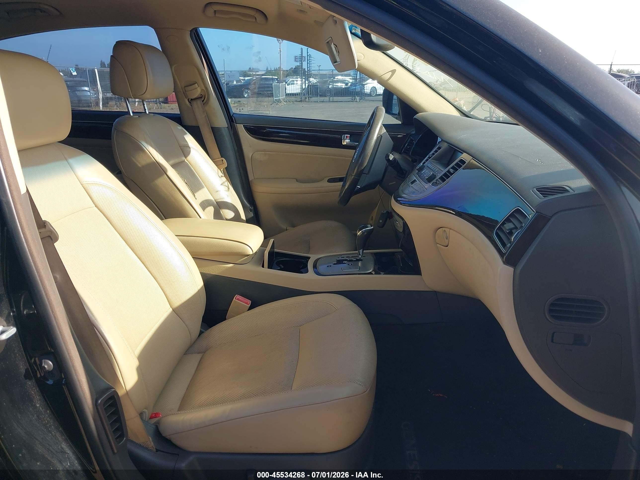 2009 Hyundai Genesis 3.8 Black vin: KMHGC46E09U039642
