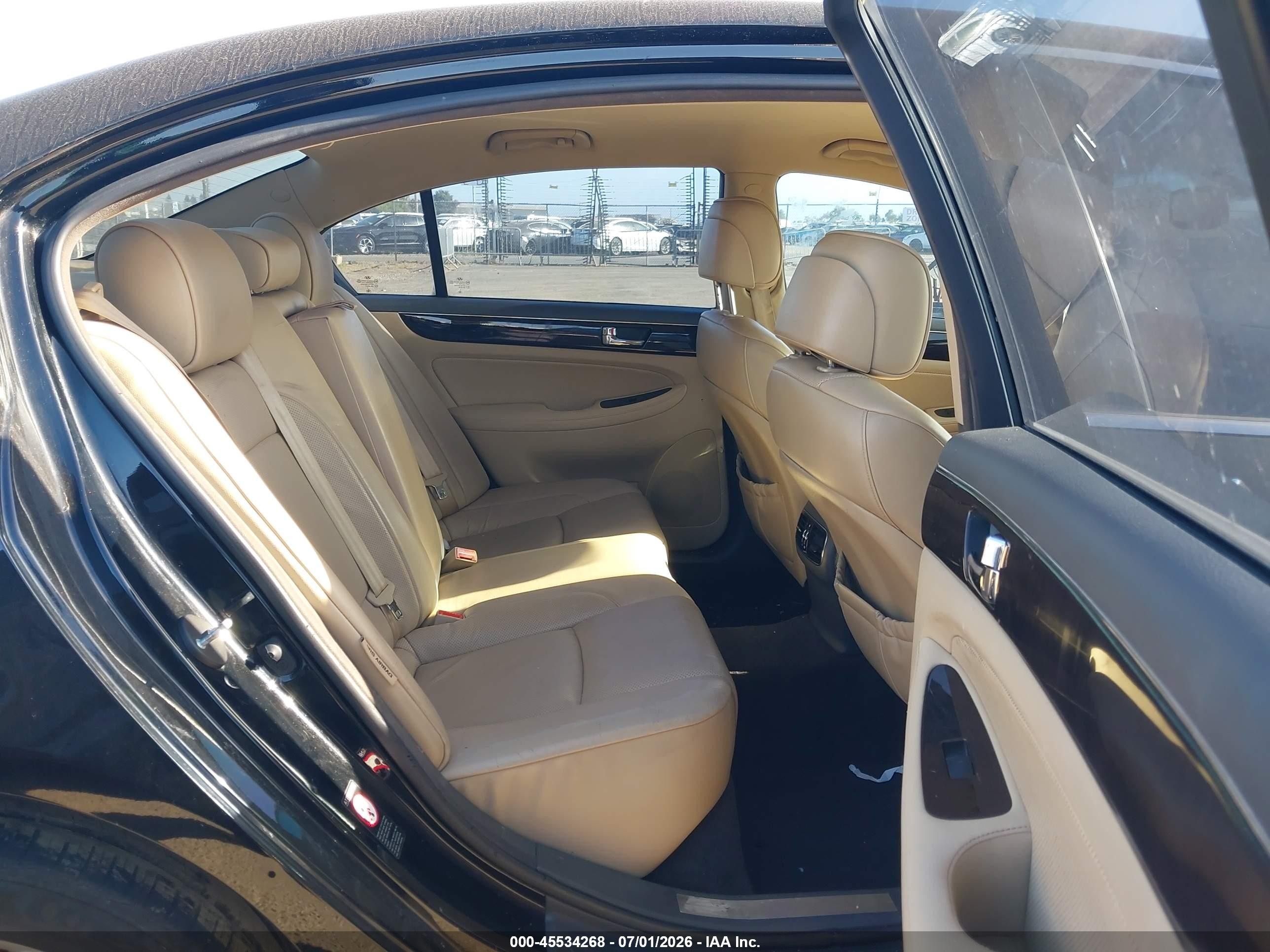 2009 Hyundai Genesis 3.8 Black vin: KMHGC46E09U039642