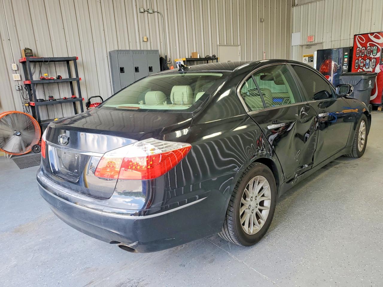 2009 Hyundai Genesis 3.8l Черный vin: KMHGC46E09U054268