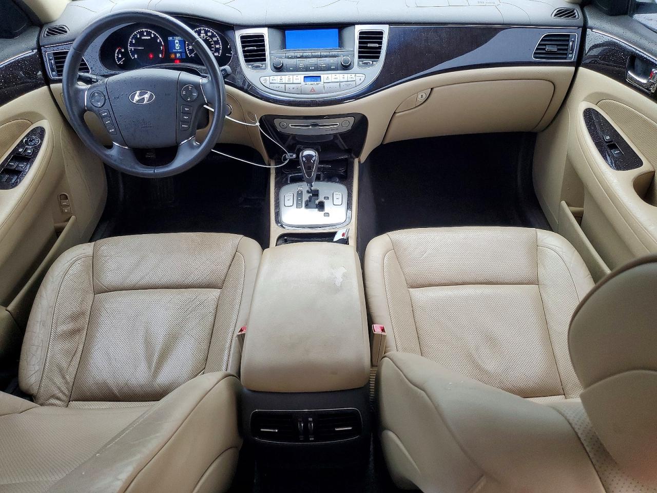 2009 Hyundai Genesis 3.8l White vin: KMHGC46E09U061026