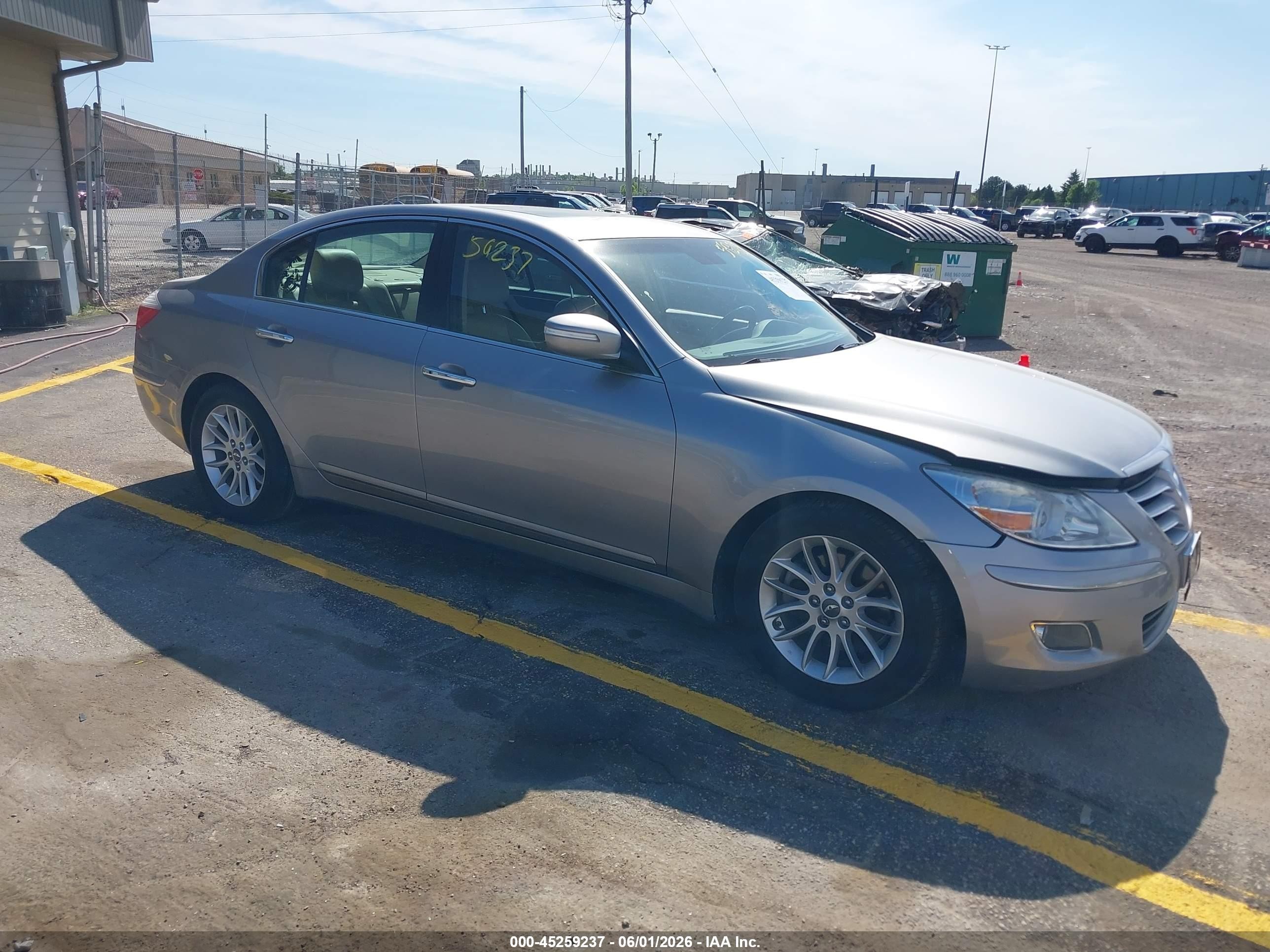 2009 Hyundai Genesis 3.8 Gray vin: KMHGC46E19U027175