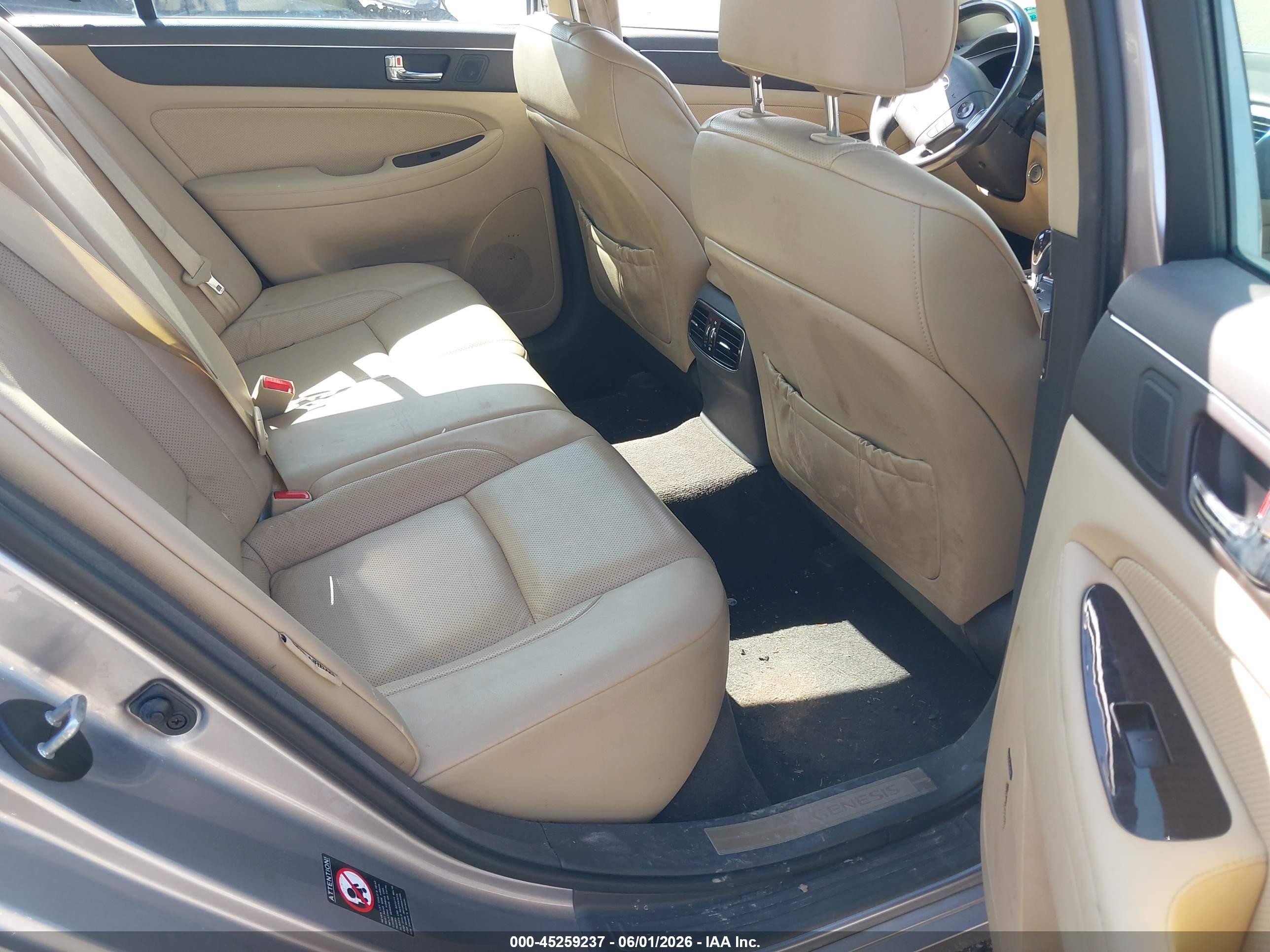 2009 Hyundai Genesis 3.8 Серый vin: KMHGC46E19U027175
