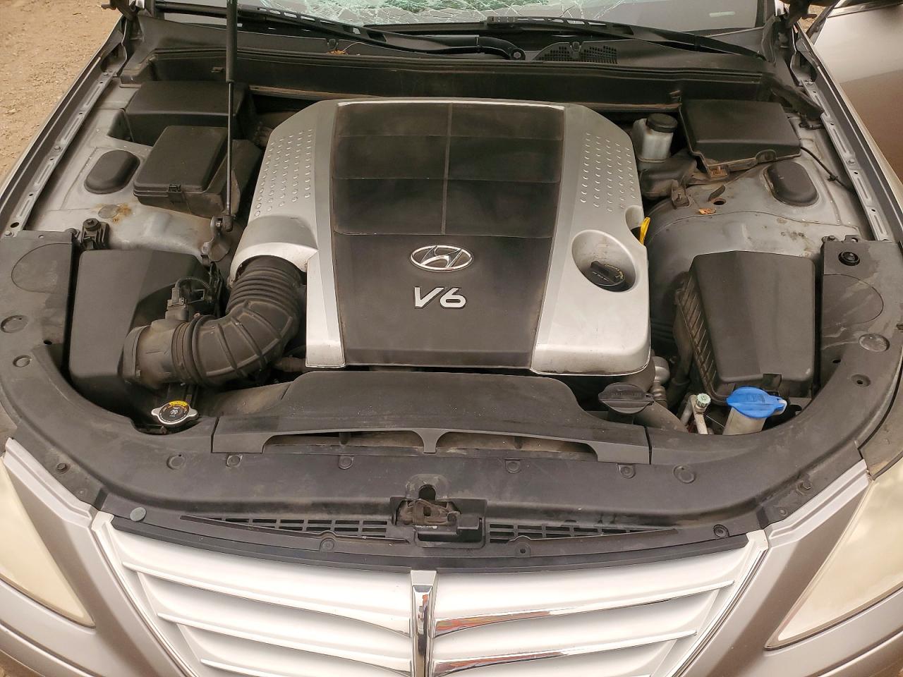 2009 Hyundai Genesis 3.8l Silver vin: KMHGC46E19U038810