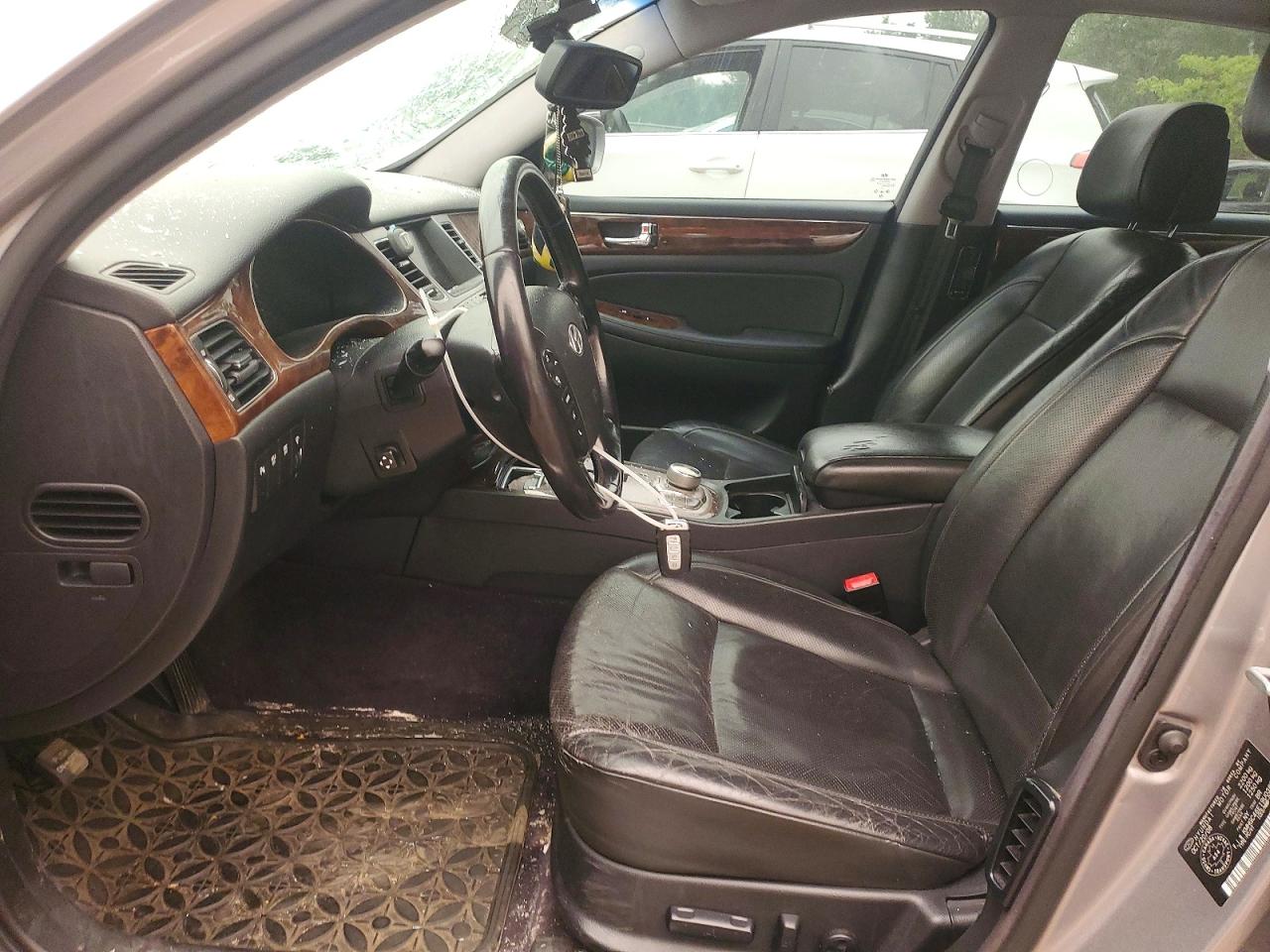 2009 Hyundai Genesis 3.8l Silver vin: KMHGC46E19U038810