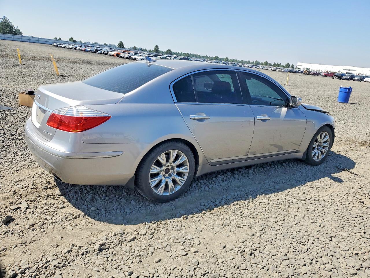 2009 Hyundai Genesis 3.8l Silver vin: KMHGC46E29U025984