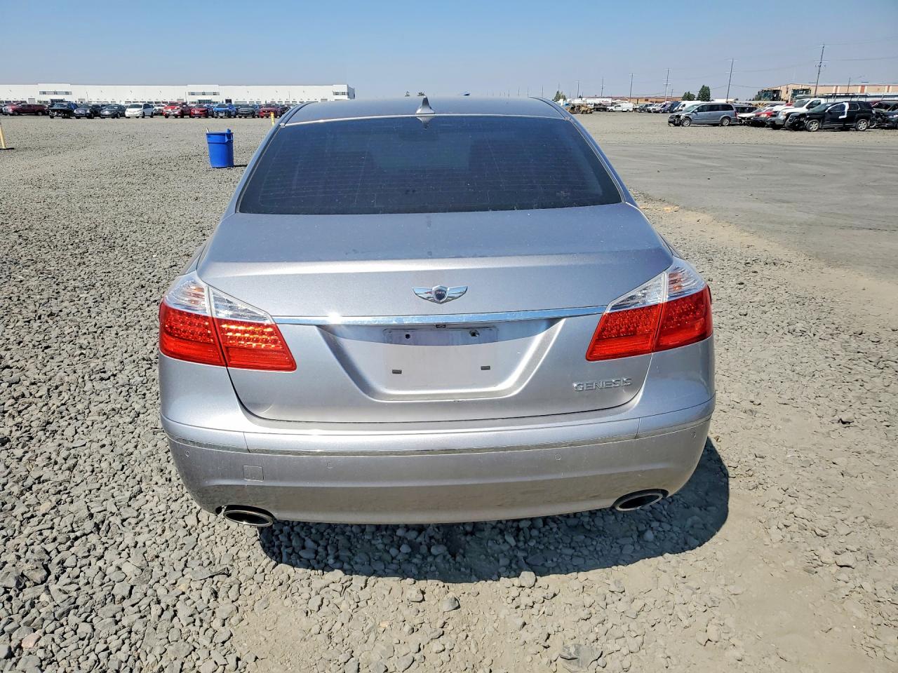 2009 Hyundai Genesis 3.8l Silver vin: KMHGC46E29U025984
