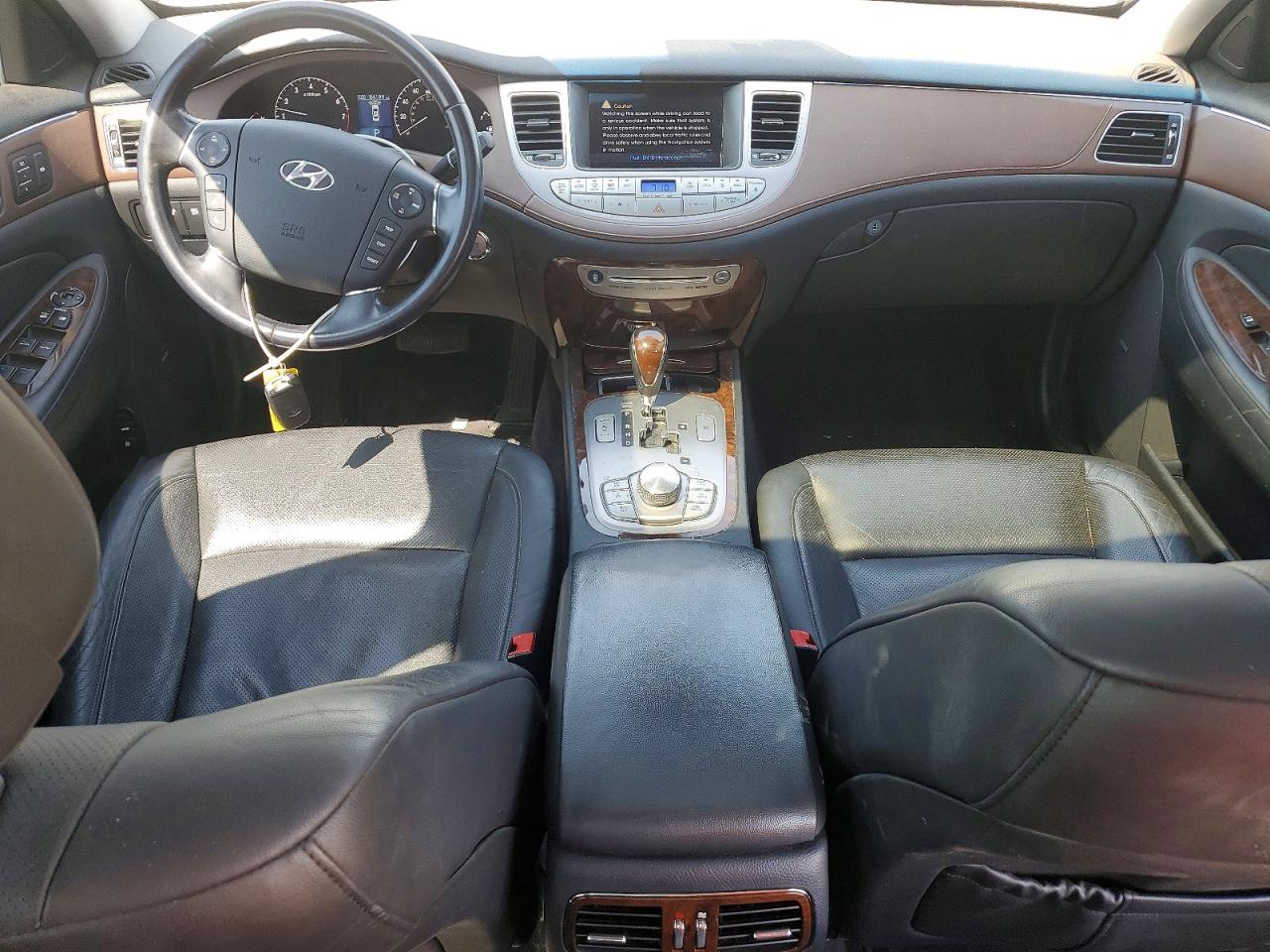 2009 Hyundai Genesis 3.8l Silver vin: KMHGC46E29U025984