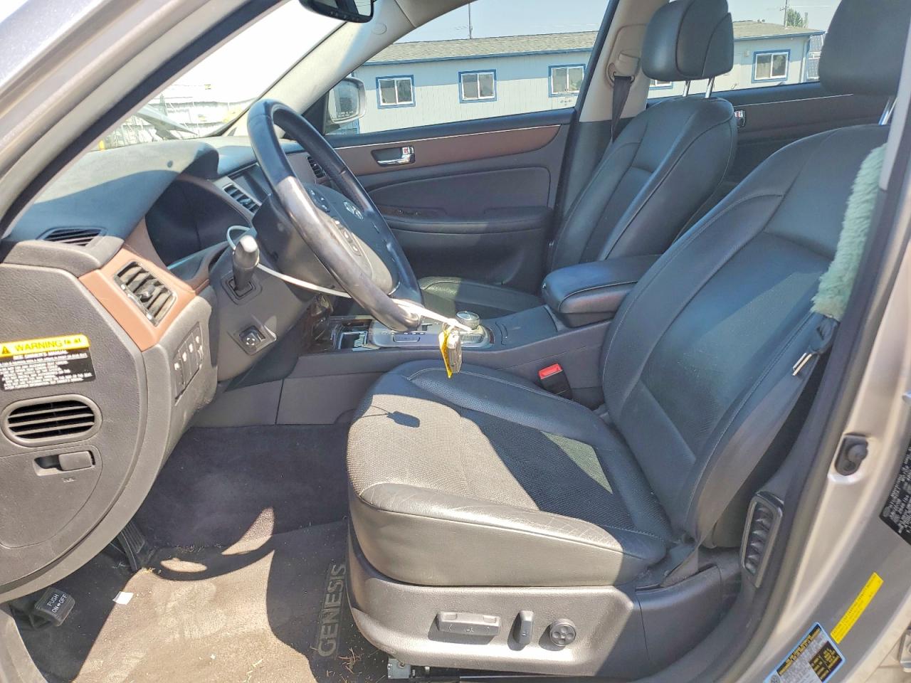 2009 Hyundai Genesis 3.8l Silver vin: KMHGC46E29U025984