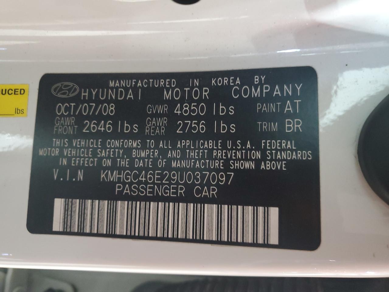 2009 Hyundai Genesis 3.8l White vin: KMHGC46E29U037097