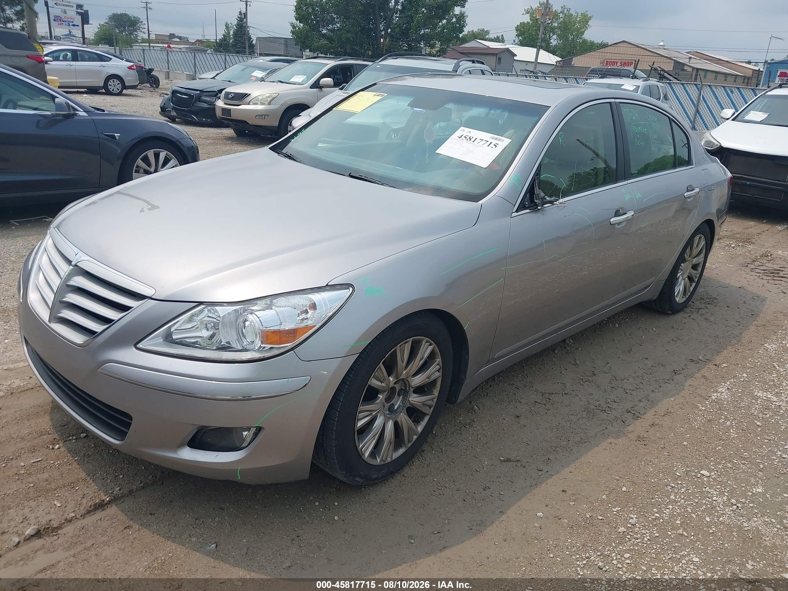 2009 Hyundai Genesis 3.8 Silver vin: KMHGC46E39U041076