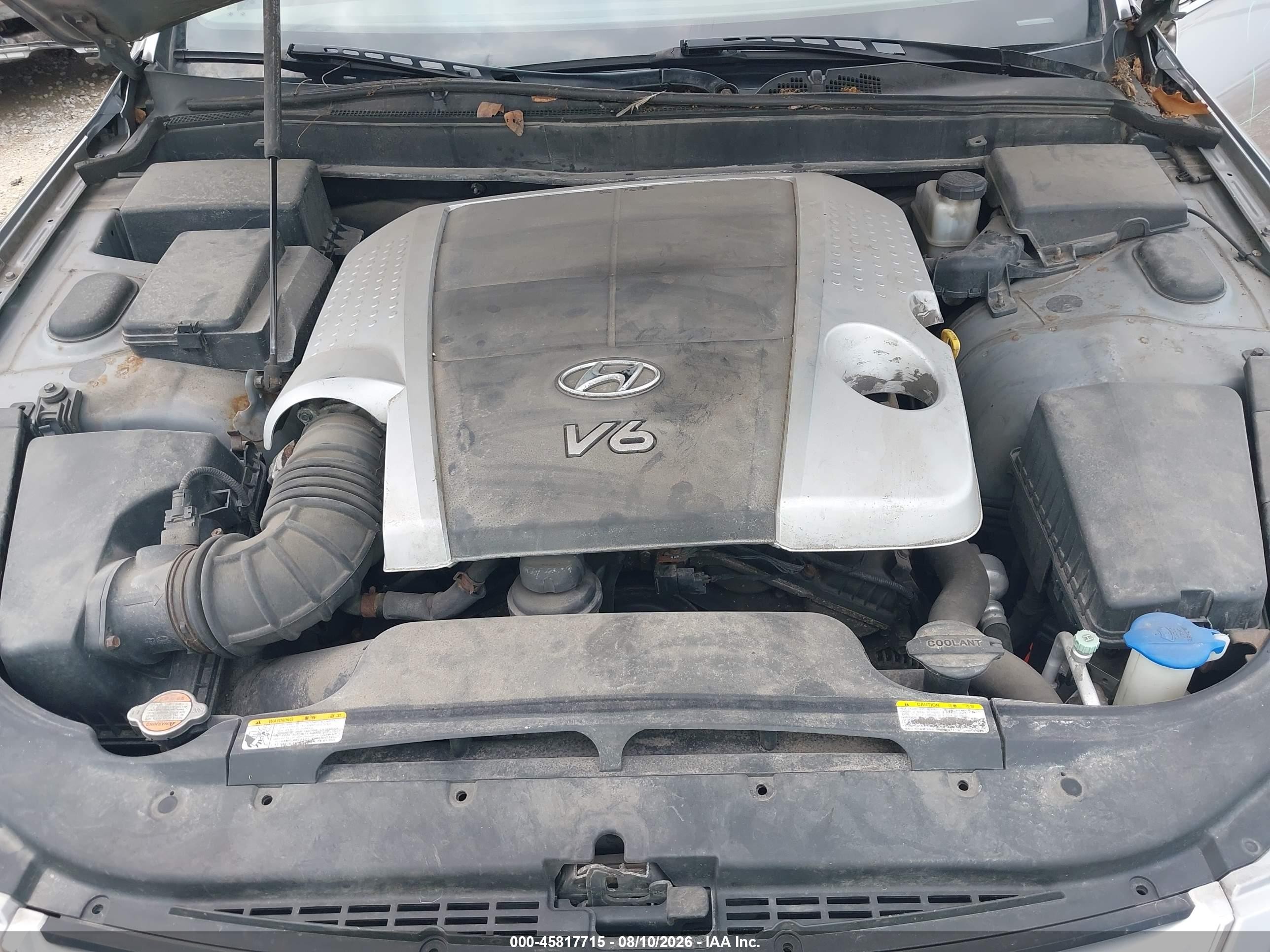 2009 Hyundai Genesis 3.8 Silver vin: KMHGC46E39U041076