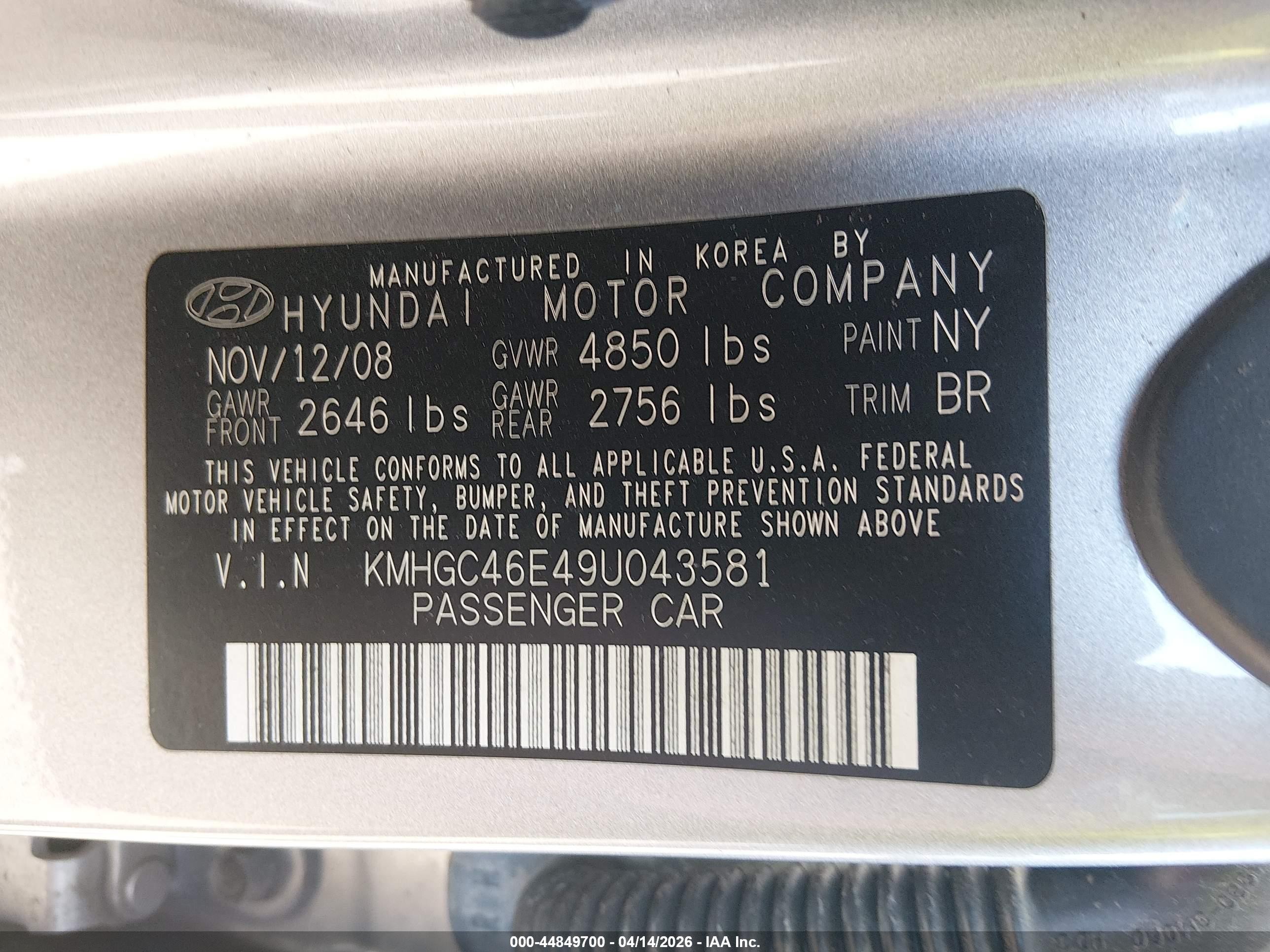 2009 Hyundai Genesis 3.8 Silver vin: KMHGC46E49U043581