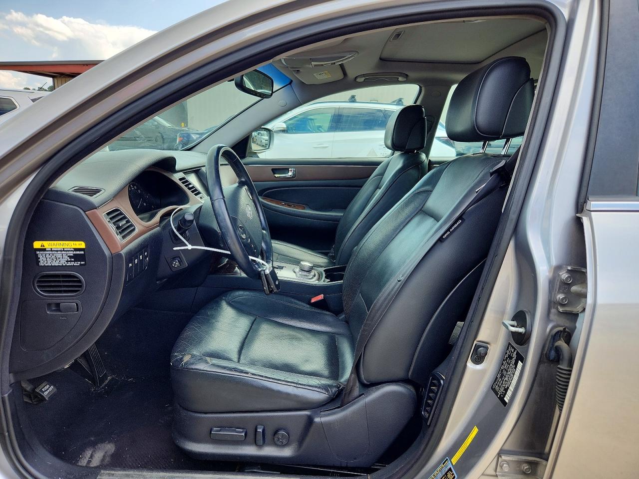 2009 Hyundai Genesis 3.8l Silver vin: KMHGC46E59U024232