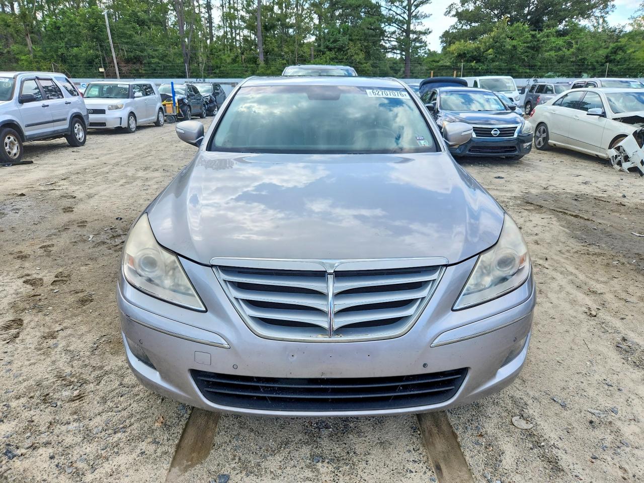 2009 Hyundai Genesis 3.8l Silver vin: KMHGC46E59U024232