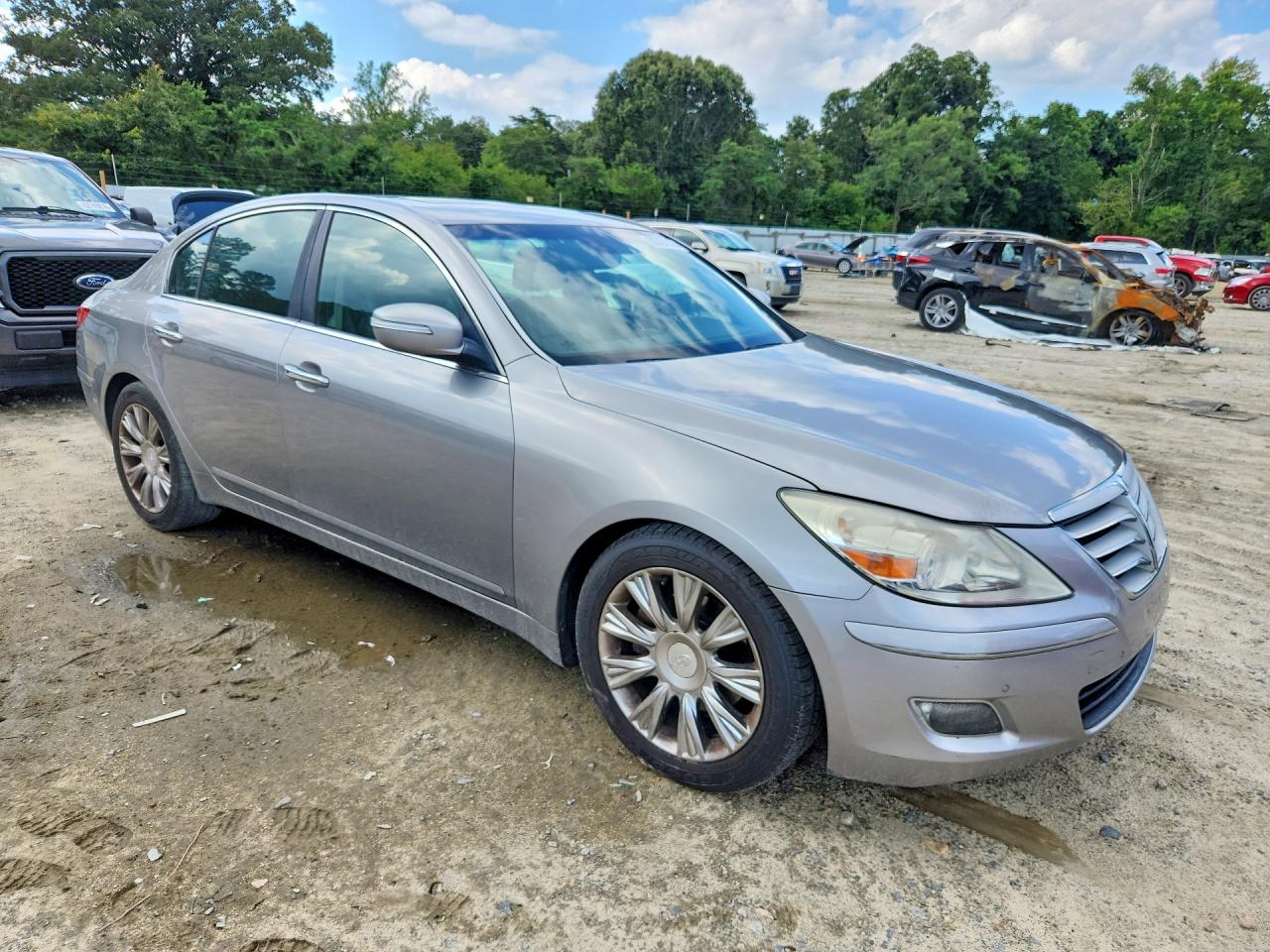 2009 Hyundai Genesis 3.8l Silver vin: KMHGC46E59U024232