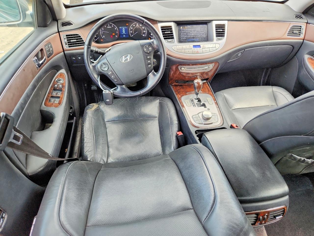 2009 Hyundai Genesis 3.8l Silver vin: KMHGC46E59U024232