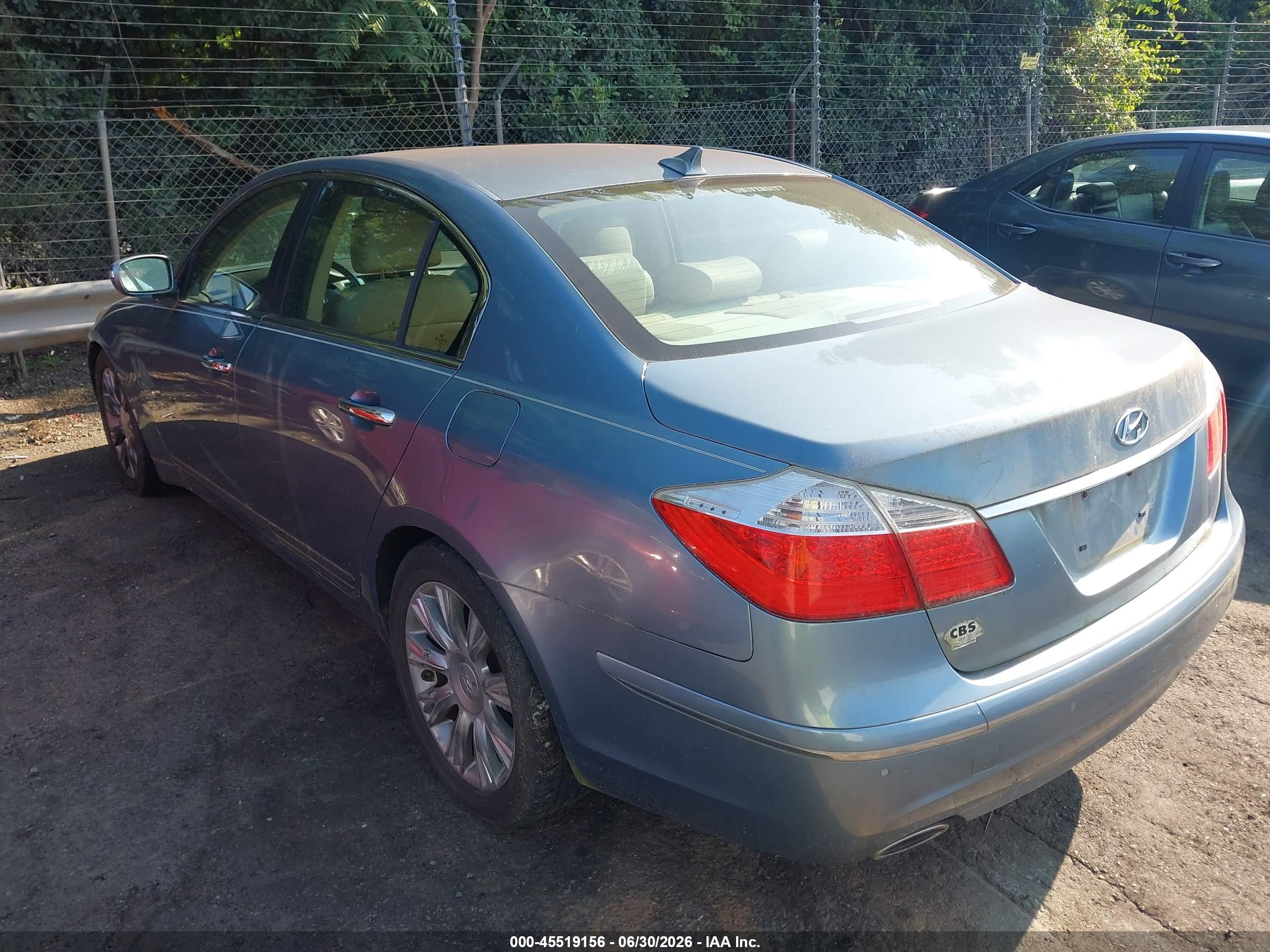 2009 Hyundai Genesis 3.8 Tan vin: KMHGC46E59U024456