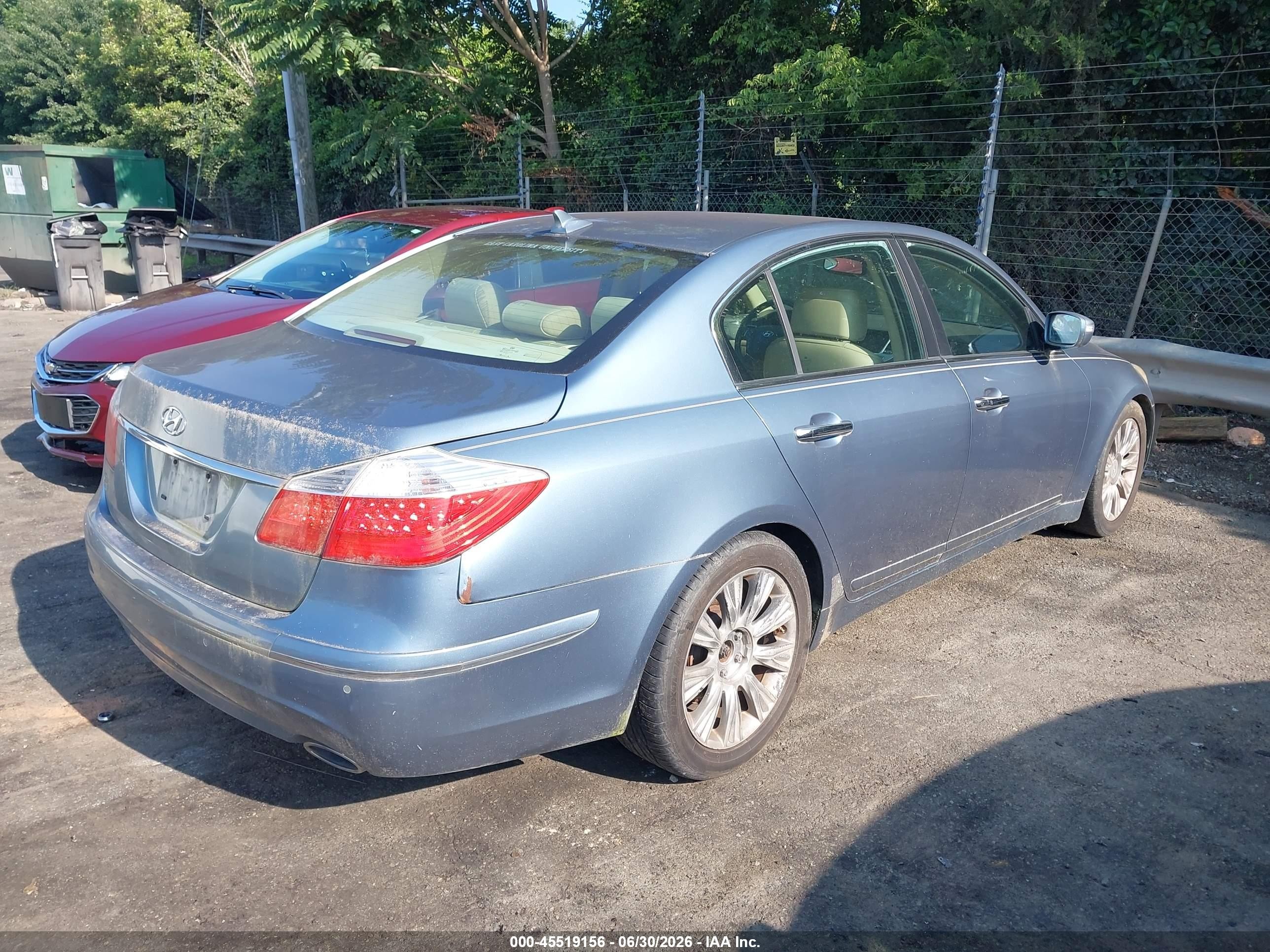 2009 Hyundai Genesis 3.8 Tan vin: KMHGC46E59U024456