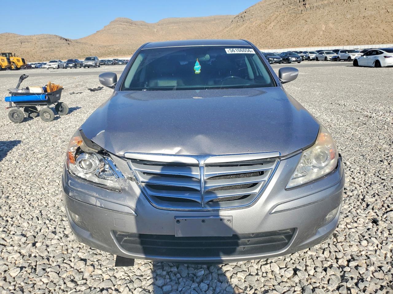 2009 Hyundai Genesis 3.8l Серый vin: KMHGC46E59U043833