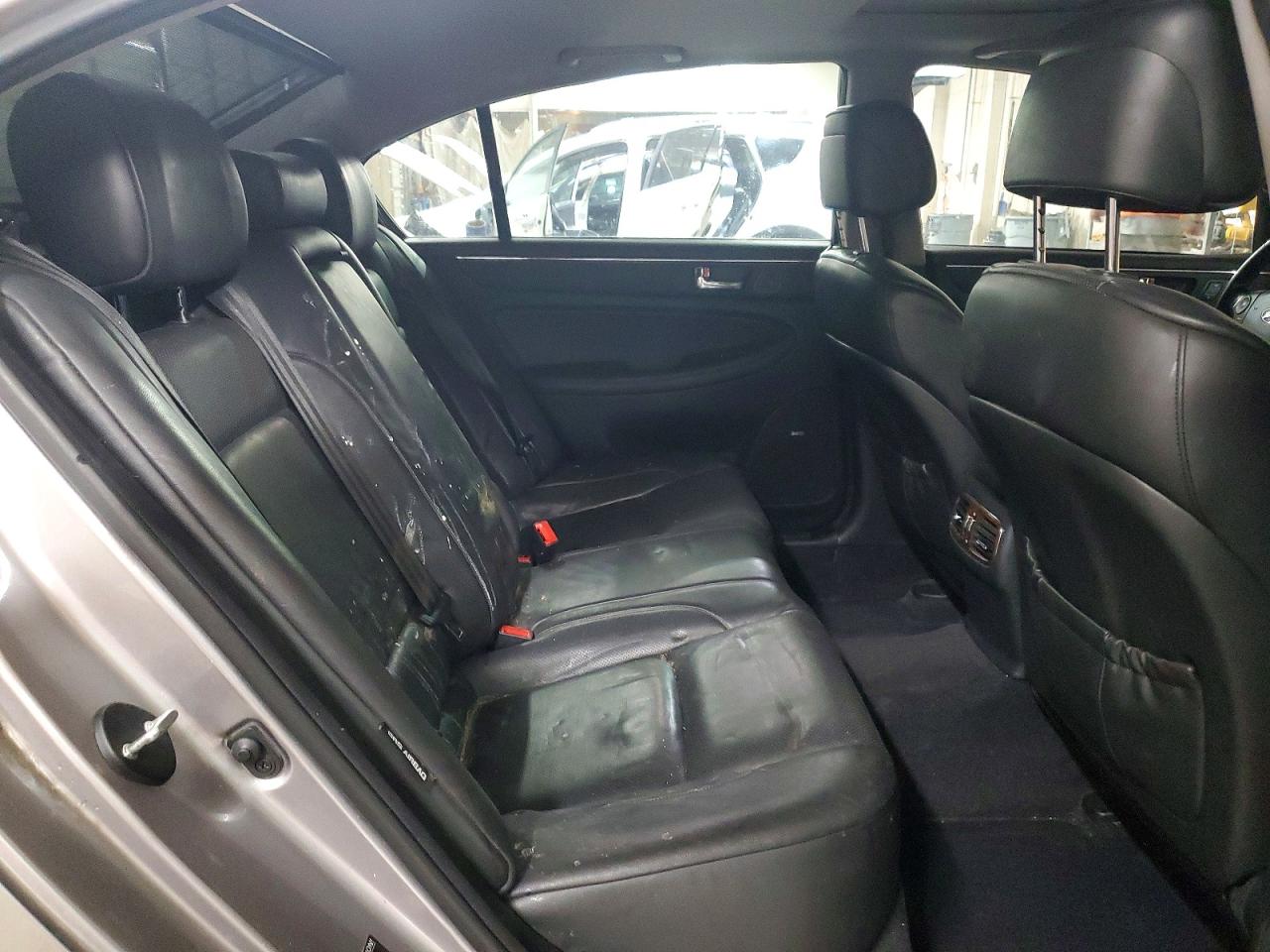 2009 Hyundai Genesis 3.8l Silver vin: KMHGC46E59U069316