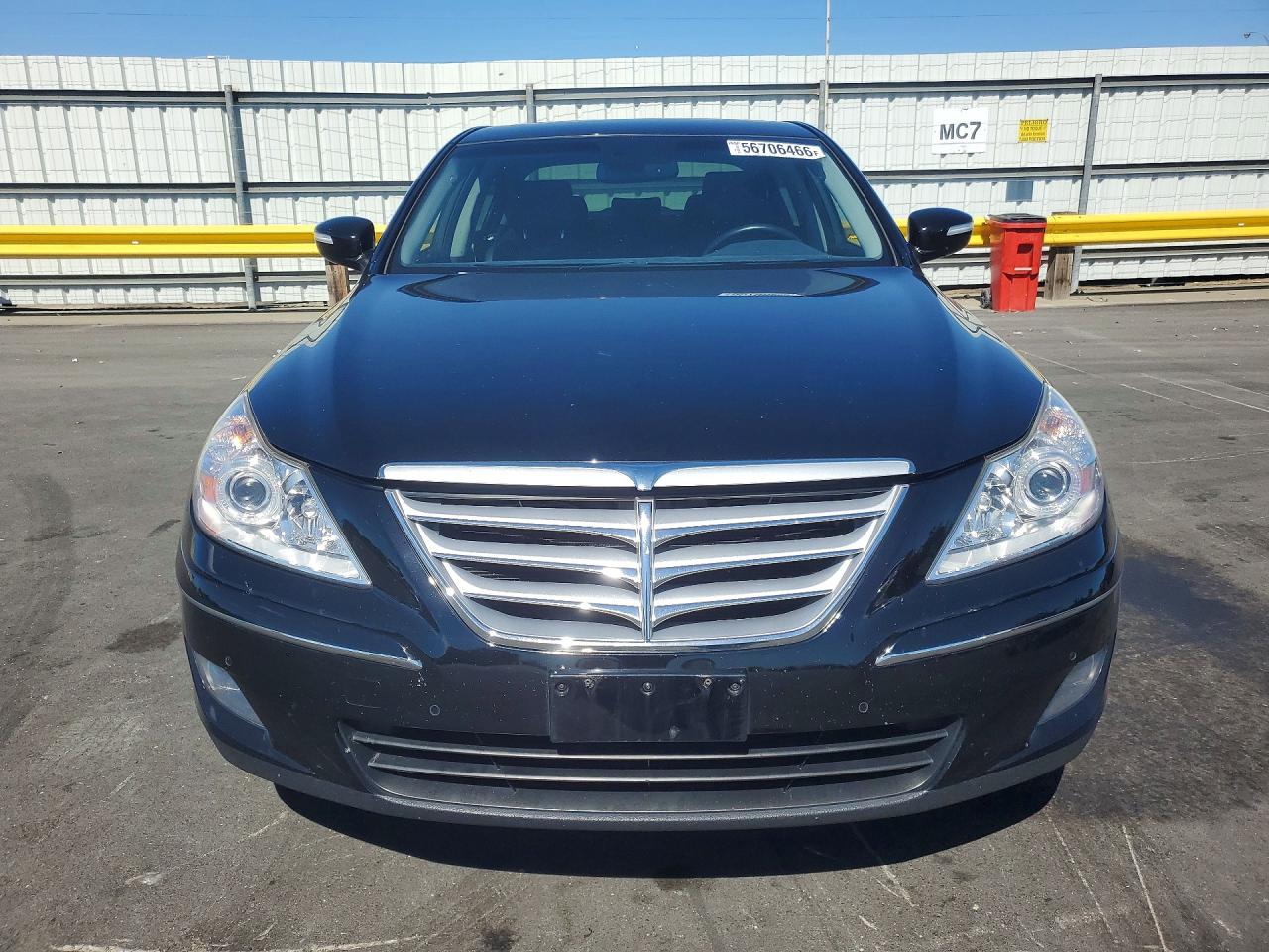2009 Hyundai Genesis 3.8l Black vin: KMHGC46E69U021775