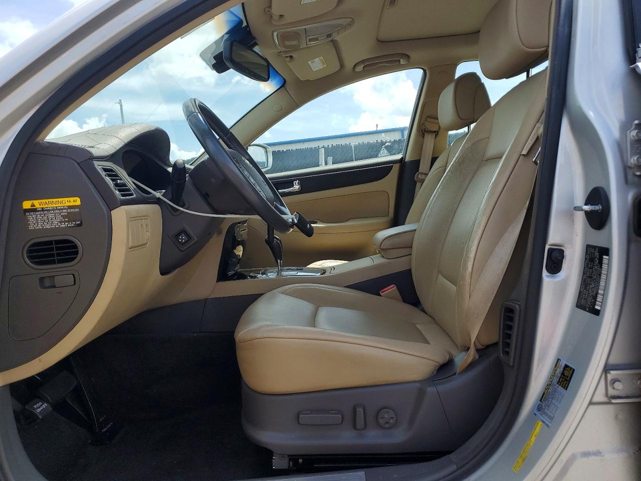 2009 Hyundai Genesis 3.8l Silver vin: KMHGC46E89U026802