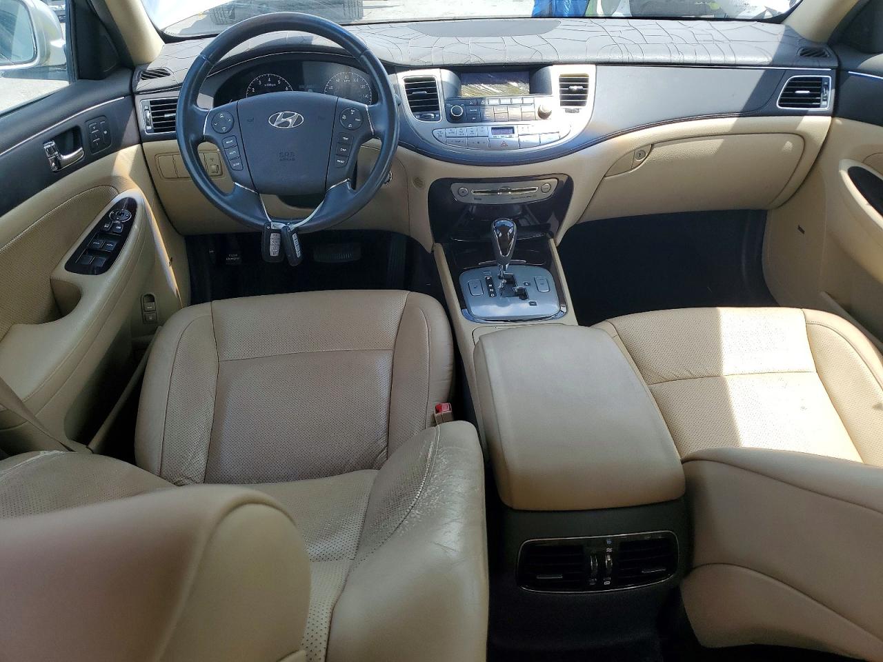 2009 Hyundai Genesis 3.8l Silver vin: KMHGC46E89U026802