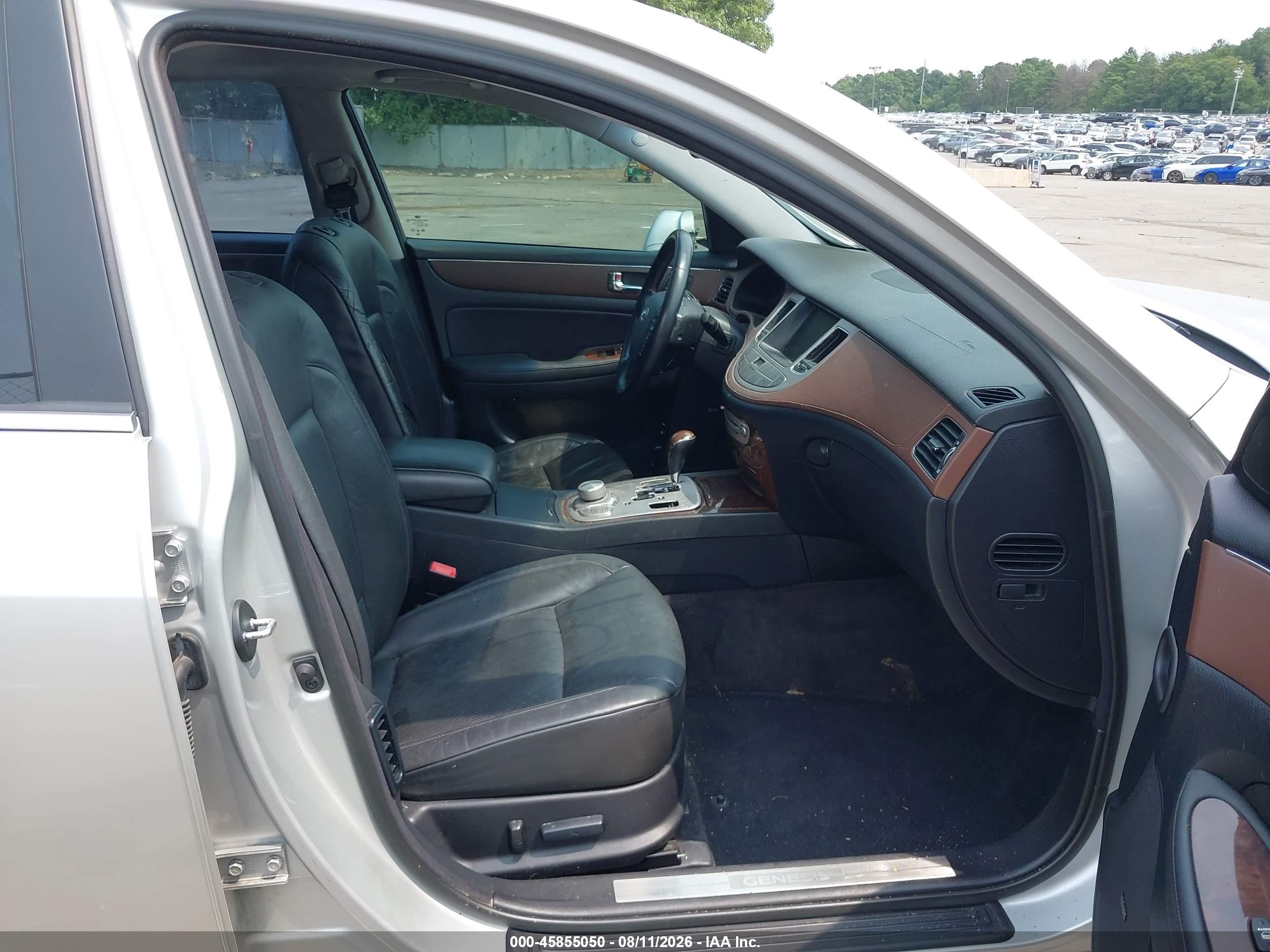 2009 Hyundai Genesis 3.8 Gray vin: KMHGC46E99U025951