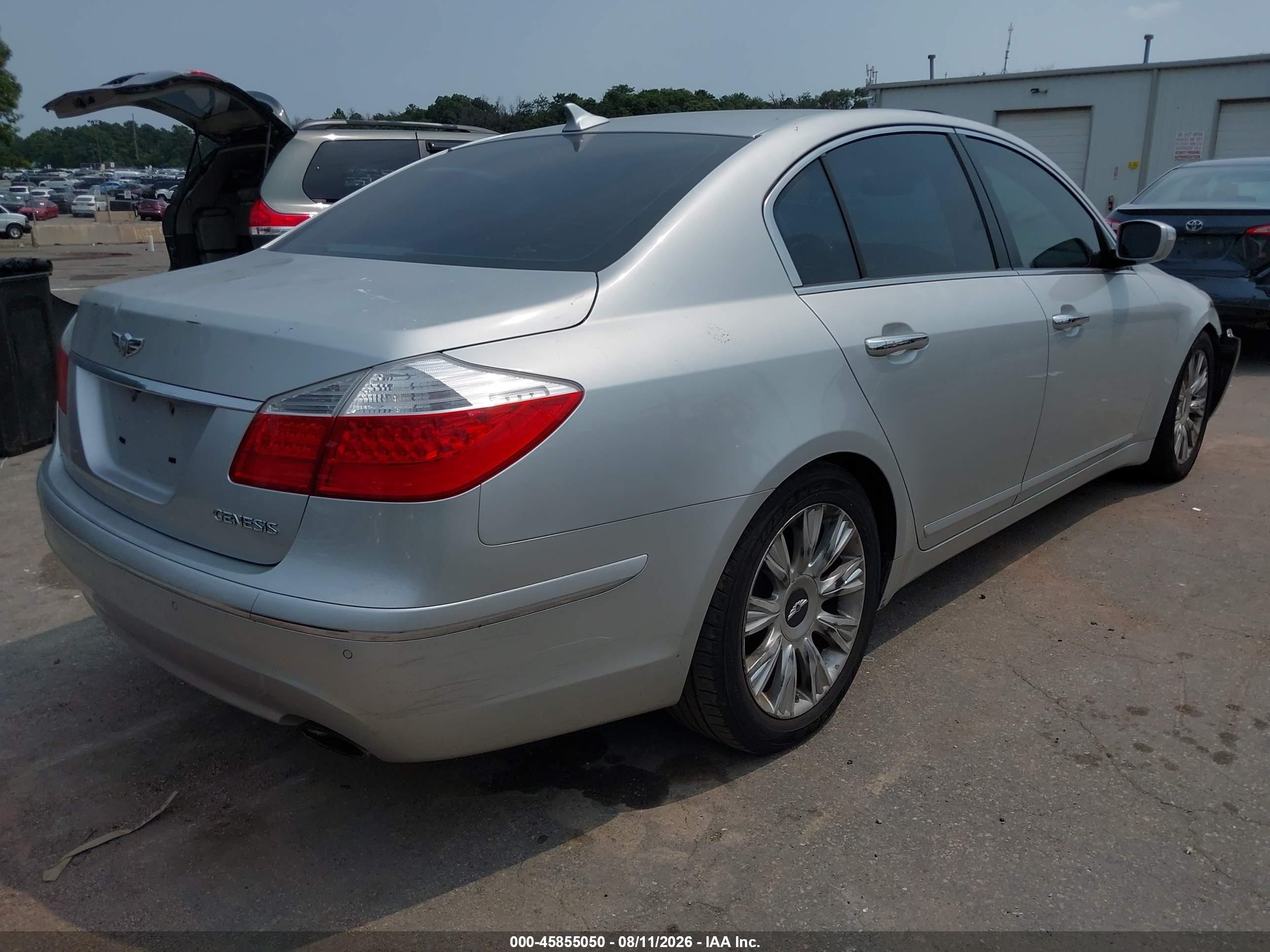 2009 Hyundai Genesis 3.8 Gray vin: KMHGC46E99U025951