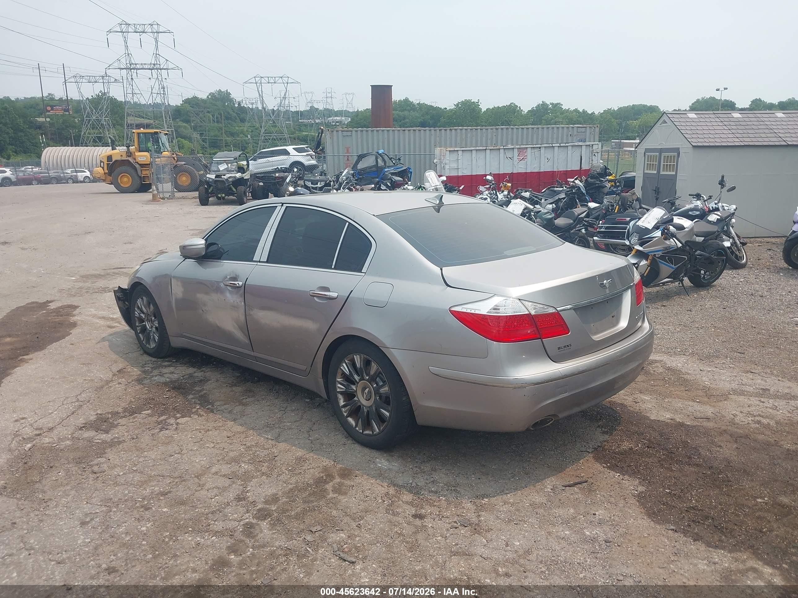 2009 Hyundai Genesis 3.8 Серебряный vin: KMHGC46E99U040983