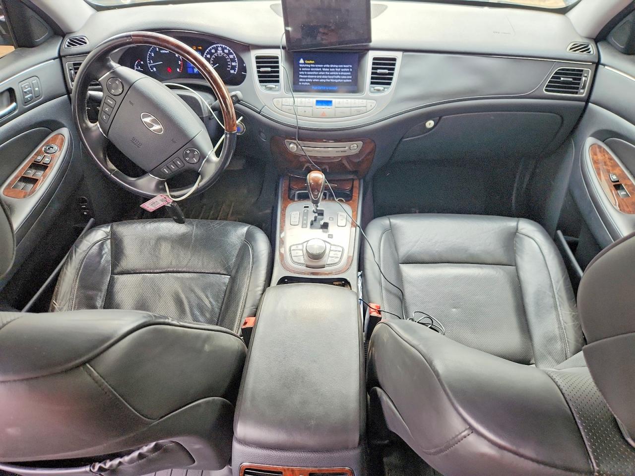2009 Hyundai Genesis 4.6l Black vin: KMHGC46F09U055672