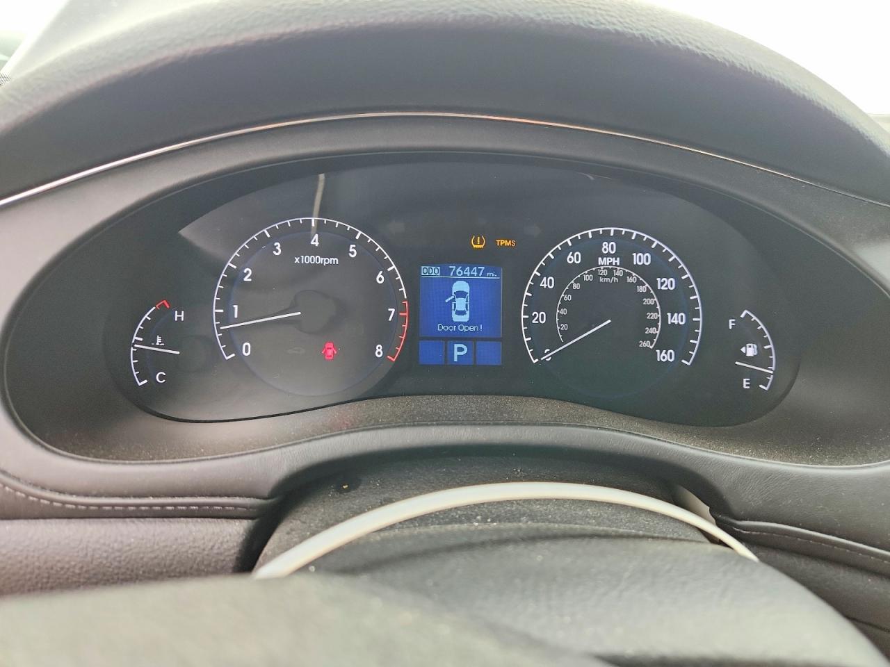 2009 Hyundai Genesis 4.6l Black vin: KMHGC46F09U055672