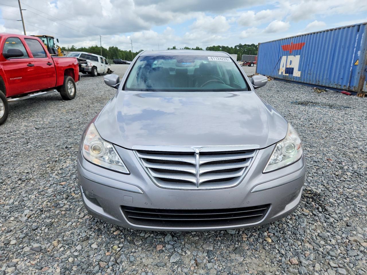 2009 Hyundai Genesis 4.6l Gray vin: KMHGC46F19U034457