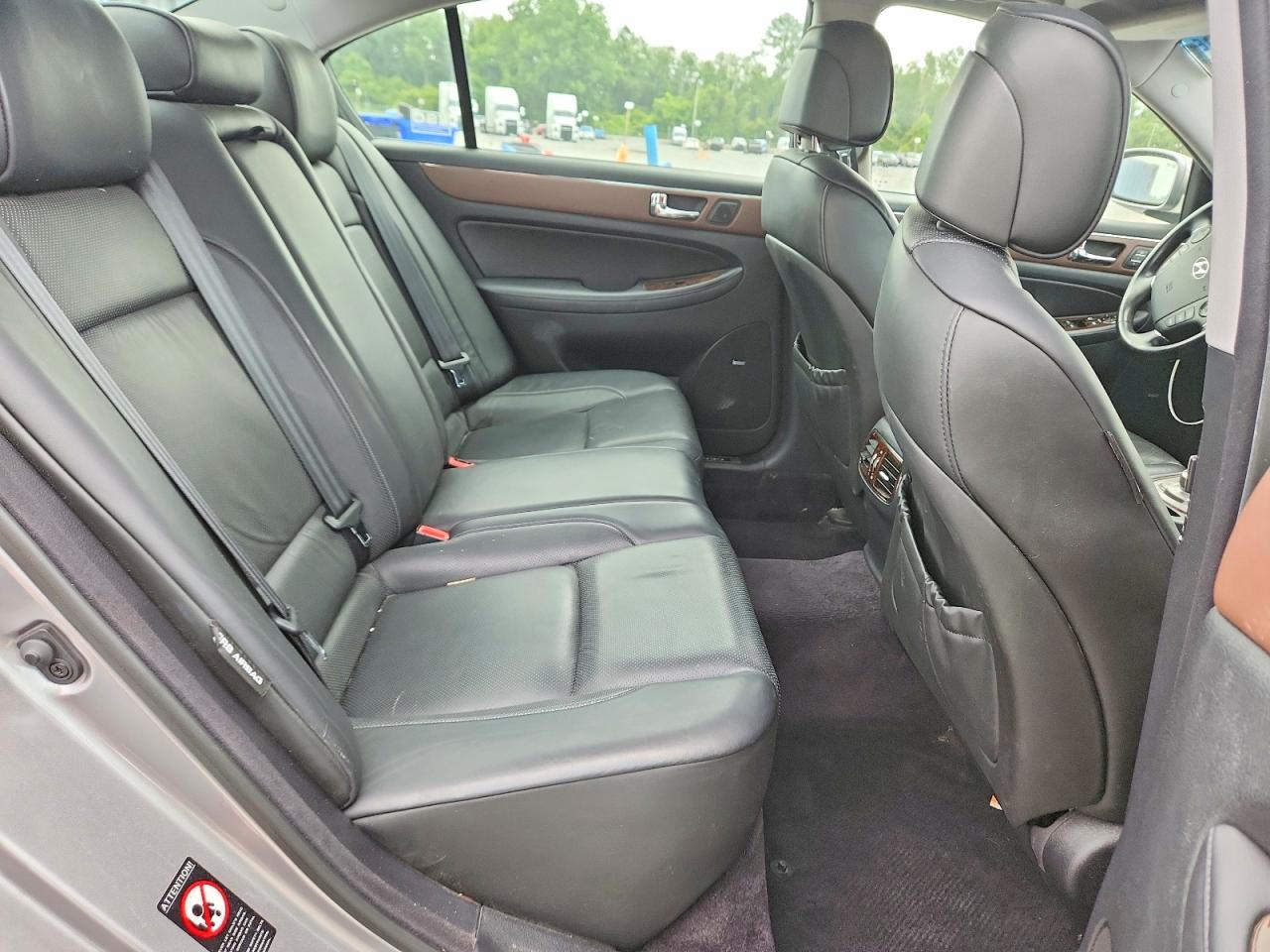 2009 Hyundai Genesis 4.6l Gray vin: KMHGC46F19U034457