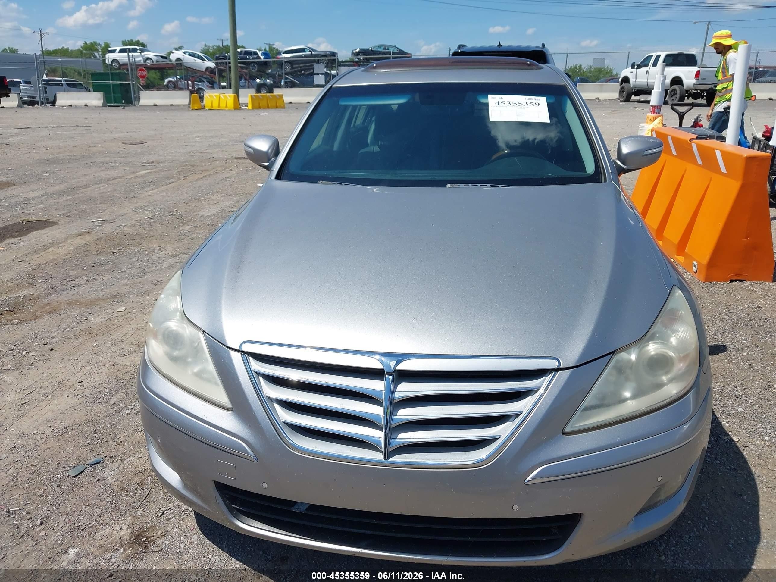 2009 Hyundai Genesis 4.6 Серебряный vin: KMHGC46F29U055298